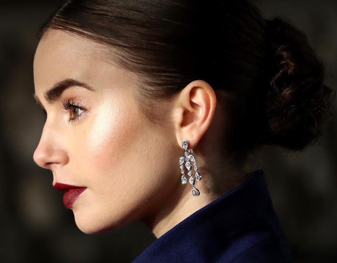 Σκούρο Κραγιόν: Πώς θα το εφαρμόσεις με απόλυτη ακρίβεια και πώς θα το ταιριάξεις με το υπόλοιπο μακιγιάζ σου