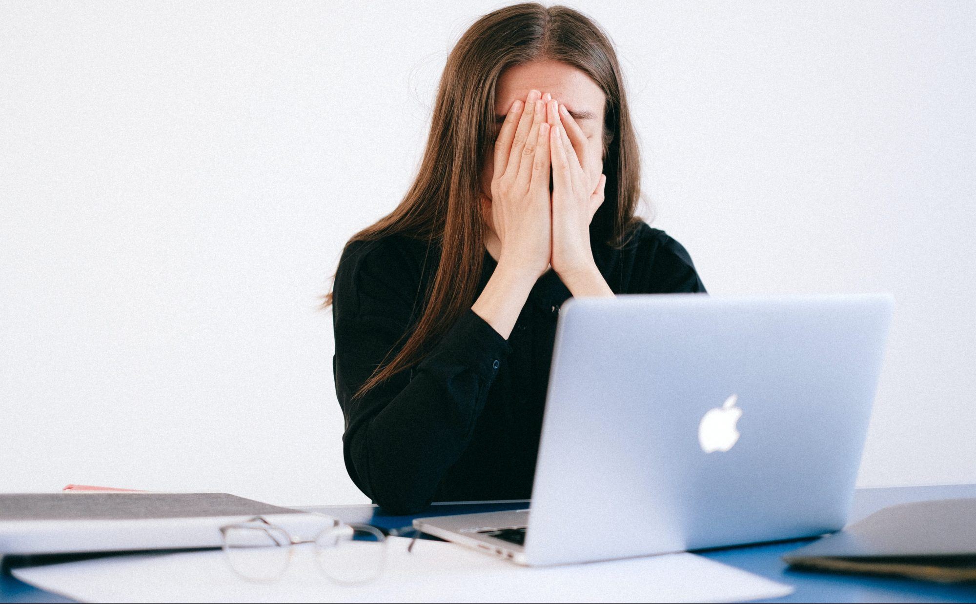 6 tips για να αντιμετωπίσεις μία κρίση πανικού σύμφωνα με τους ειδικούς