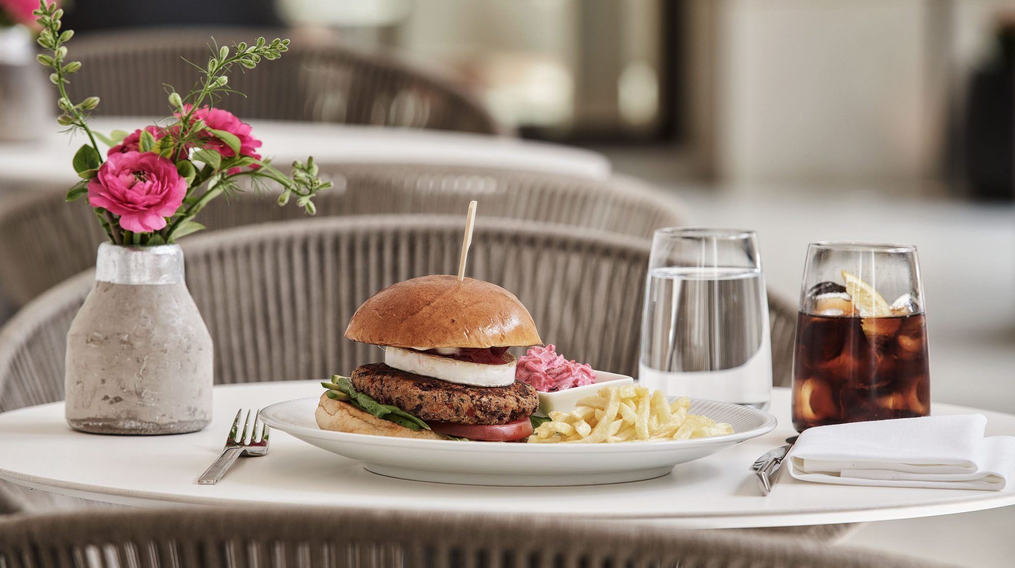 Ξέρουμε πού βρίσκεται το πιο νόστιμο brunch της πόλης και έχουμε ήδη κλείσει τραπέζι για το weekend