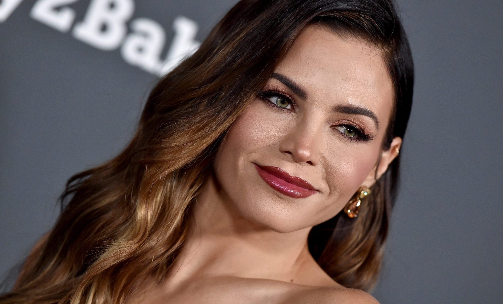Η self-care routine της Jenna Dewan περιλαμβάνει meditation, nachos και πολλούς κρυστάλλους