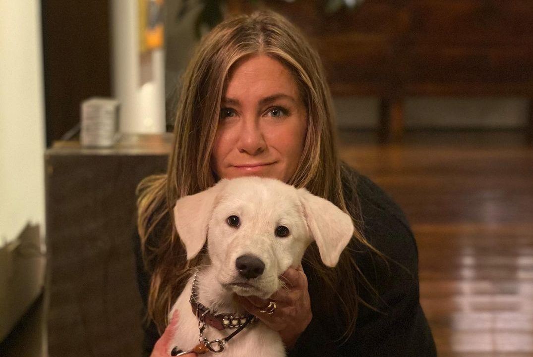 Jennifer Aniston: Οι αποκαλύψεις για την τοξική μητέρα και τον εξαφανισμένο πατέρα της