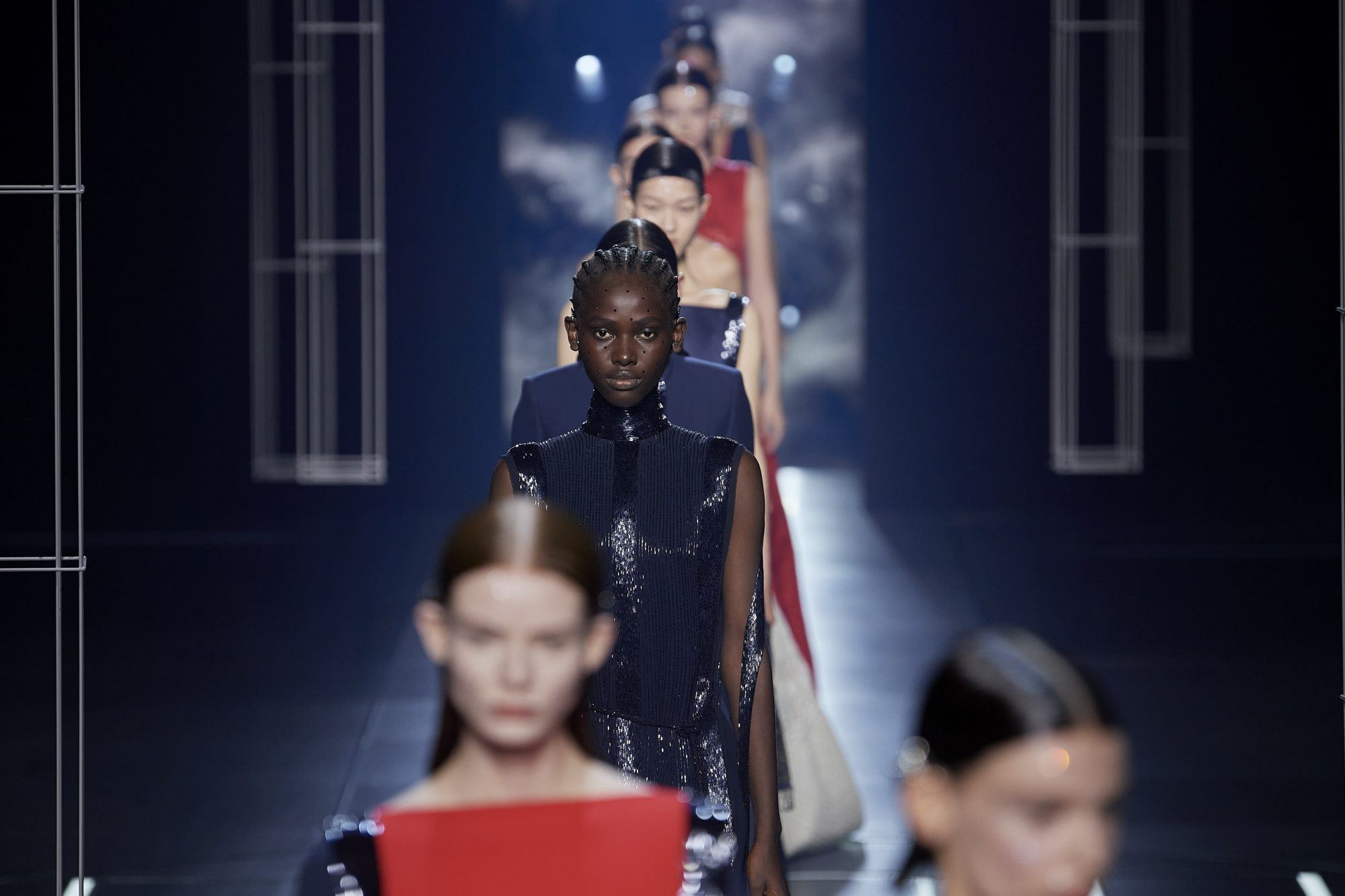 Η couture SS22 συλλογή του οίκου Fendi αποτίει φόρο τιμής στην Αιώνια Πόλη, την Ρώμη
