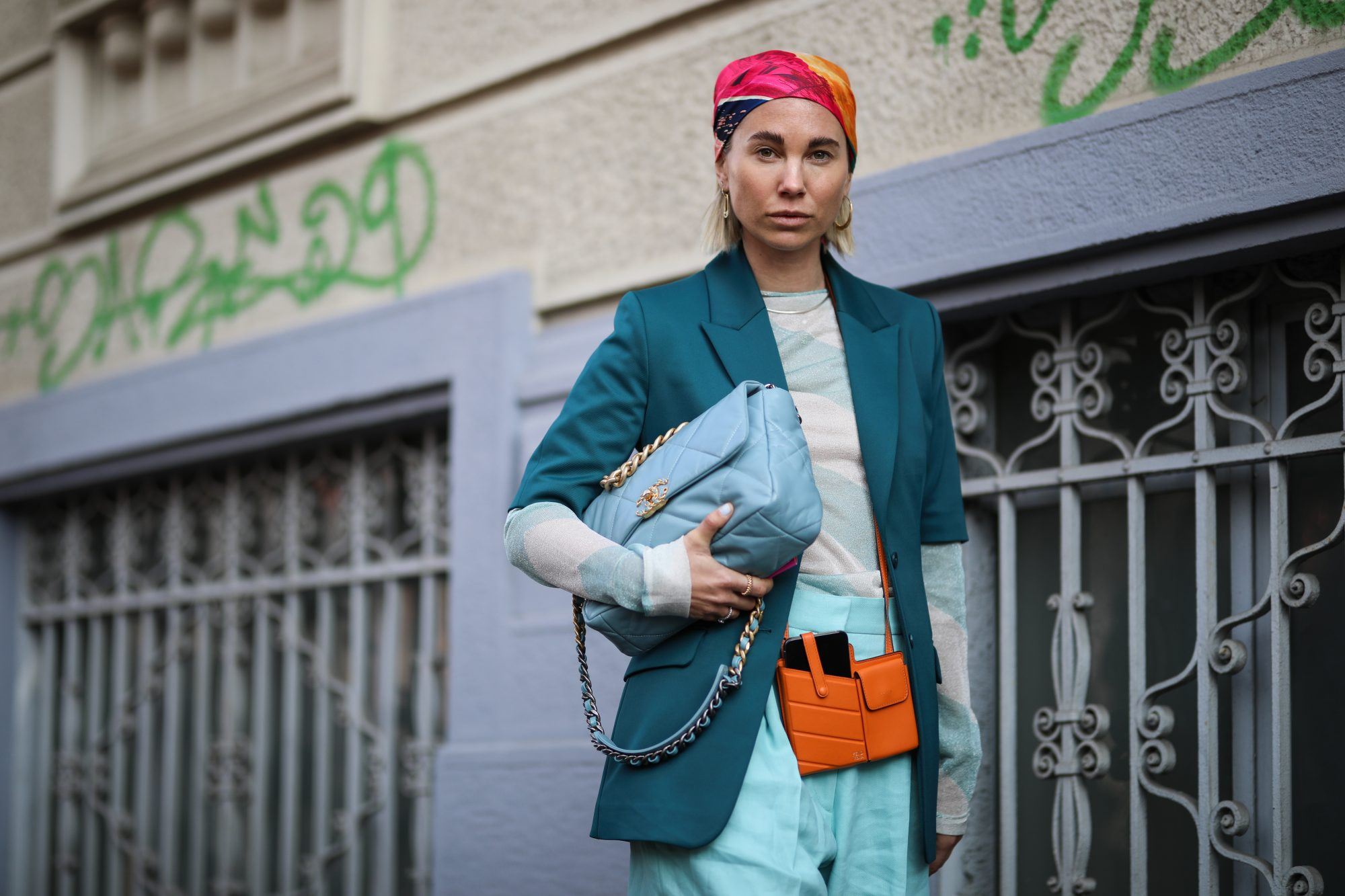 Dopamine dressing: To fashion trend του 2022 που ανεβάζει τη διάθεση