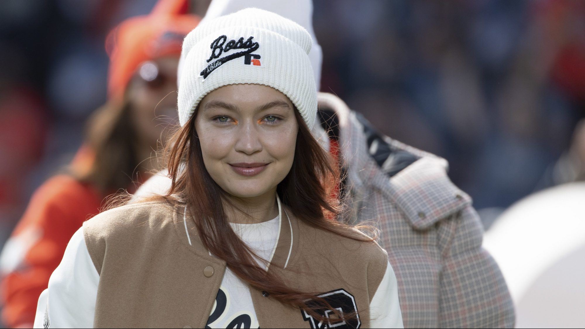 Το casual look της Gigi Hadid είναι το μόνο που θέλουμε να φοράμε τώρα