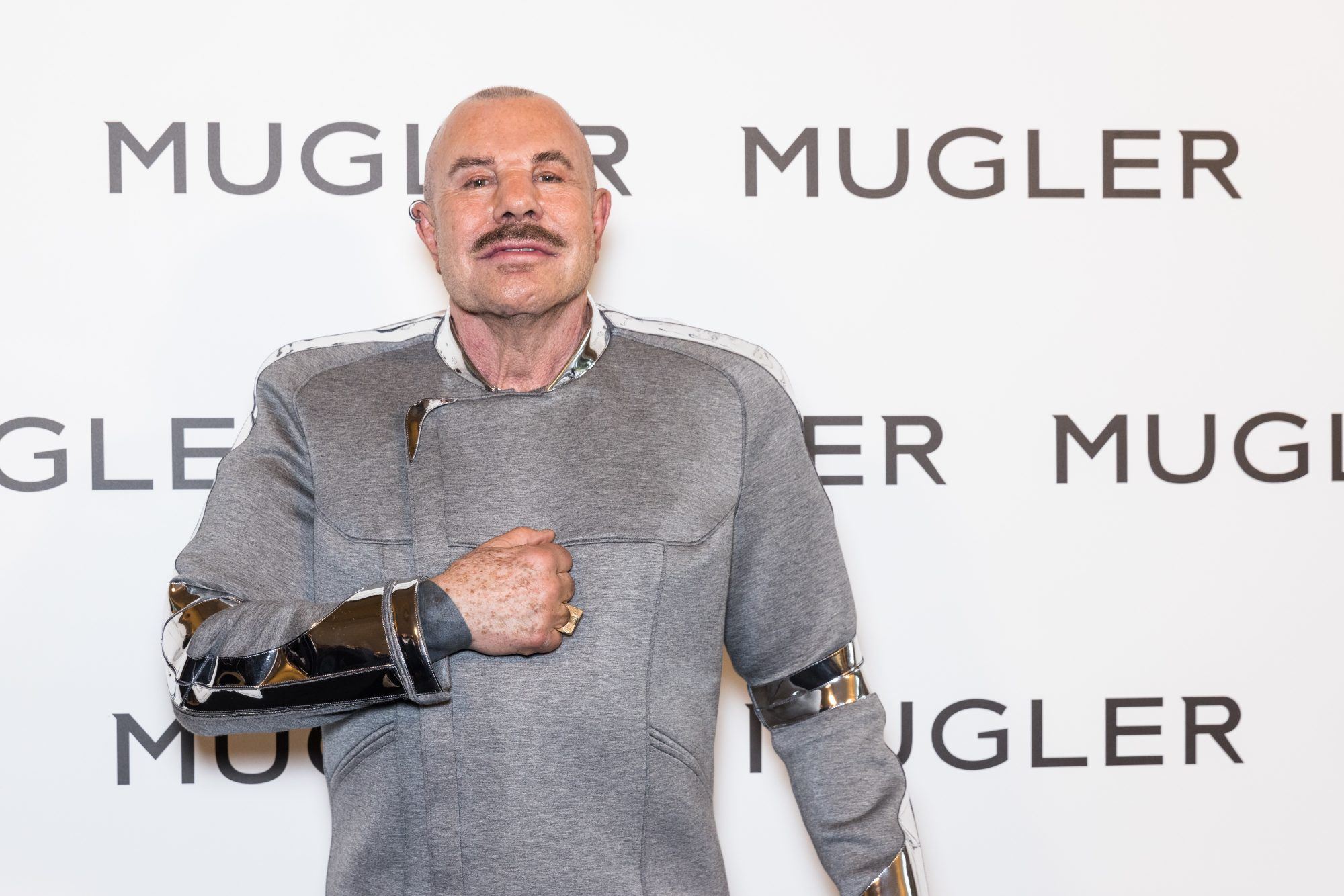 Manfred Thierry Mugler: O κορυφαίος σχεδιαστής έφυγε από τη ζωή στα 73 του χρόνια