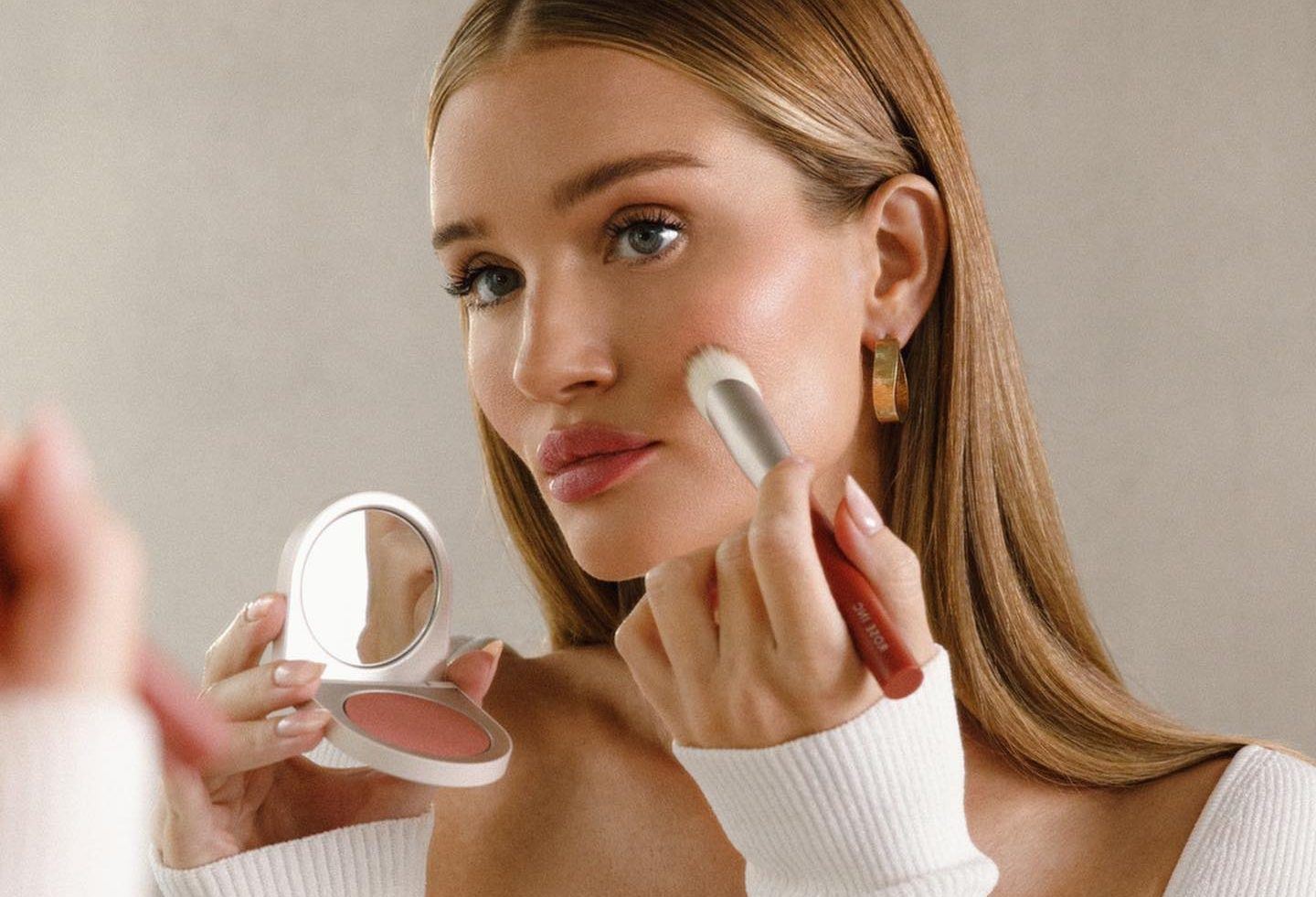 Ombre blush: Η νέα τεχνική για να εφαρμόζεις το ρουζ σου
