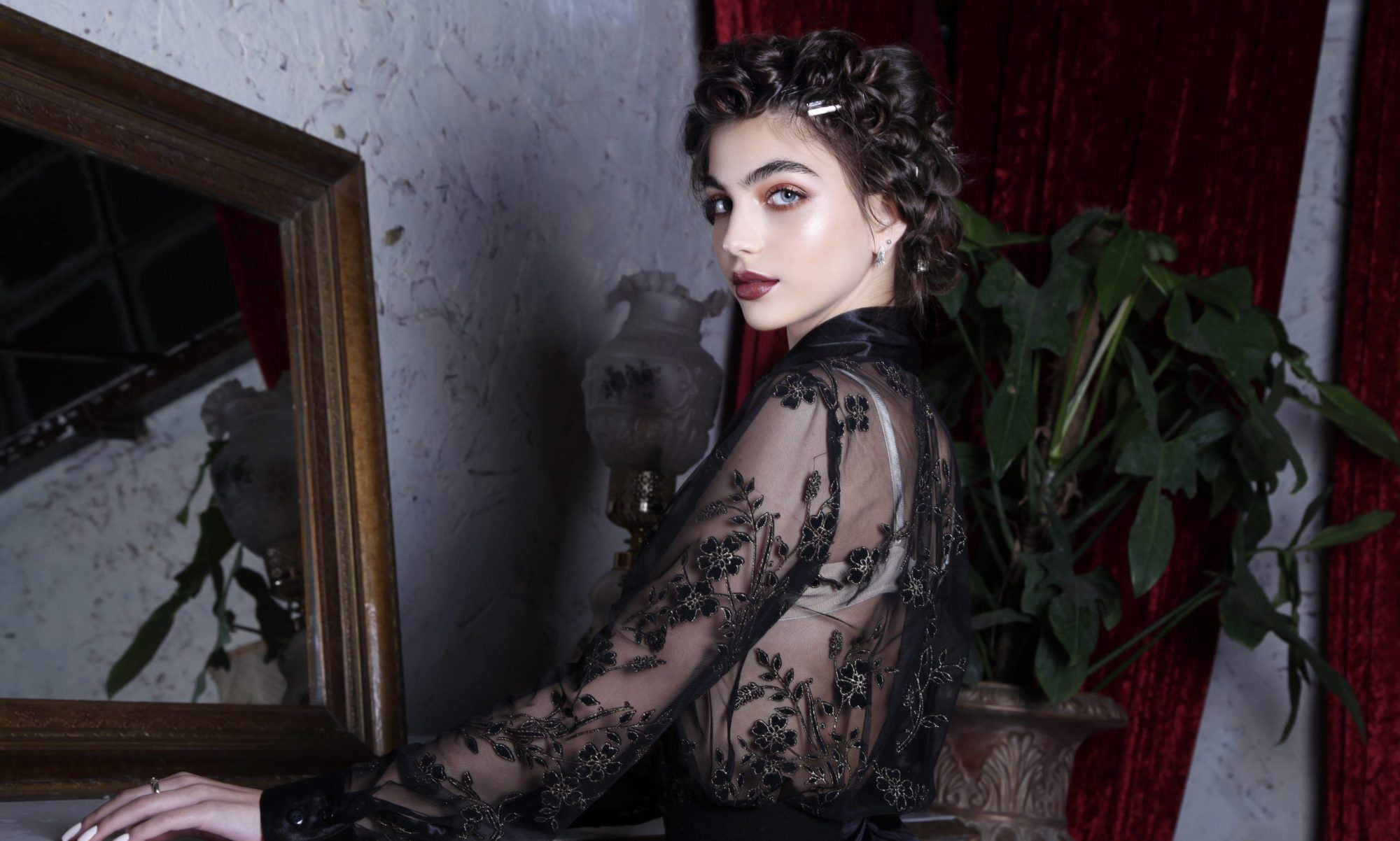 Η Sandy Tzatzou λανσάρει τη νέα συλλεκτική, glamorous σειρά “Les joyaux de La Belle Epoque”