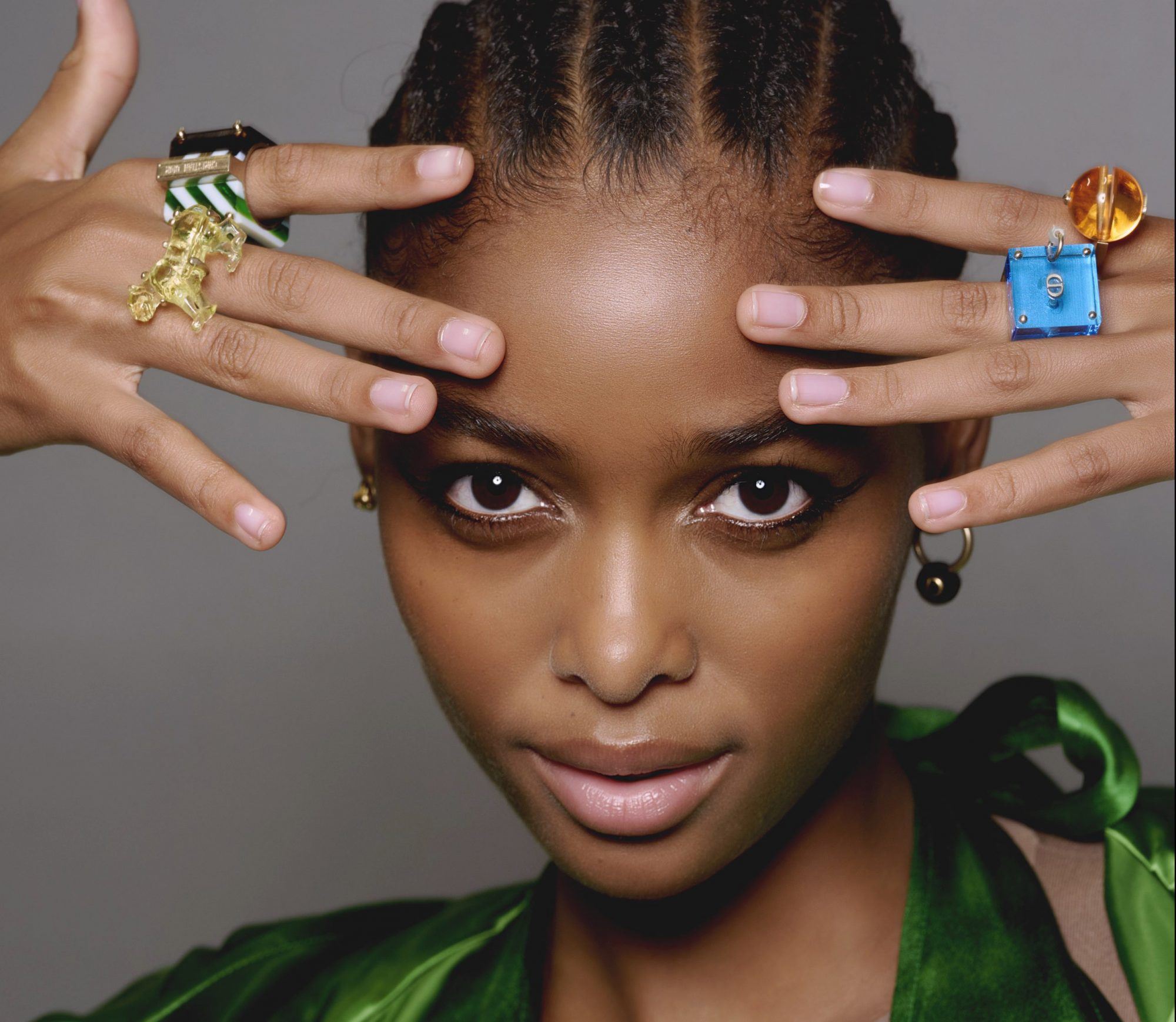 Nail Trend Alert: Η κλασική απόχρωση που κάνει δυναμικό comeback αυτή τη σεζόν