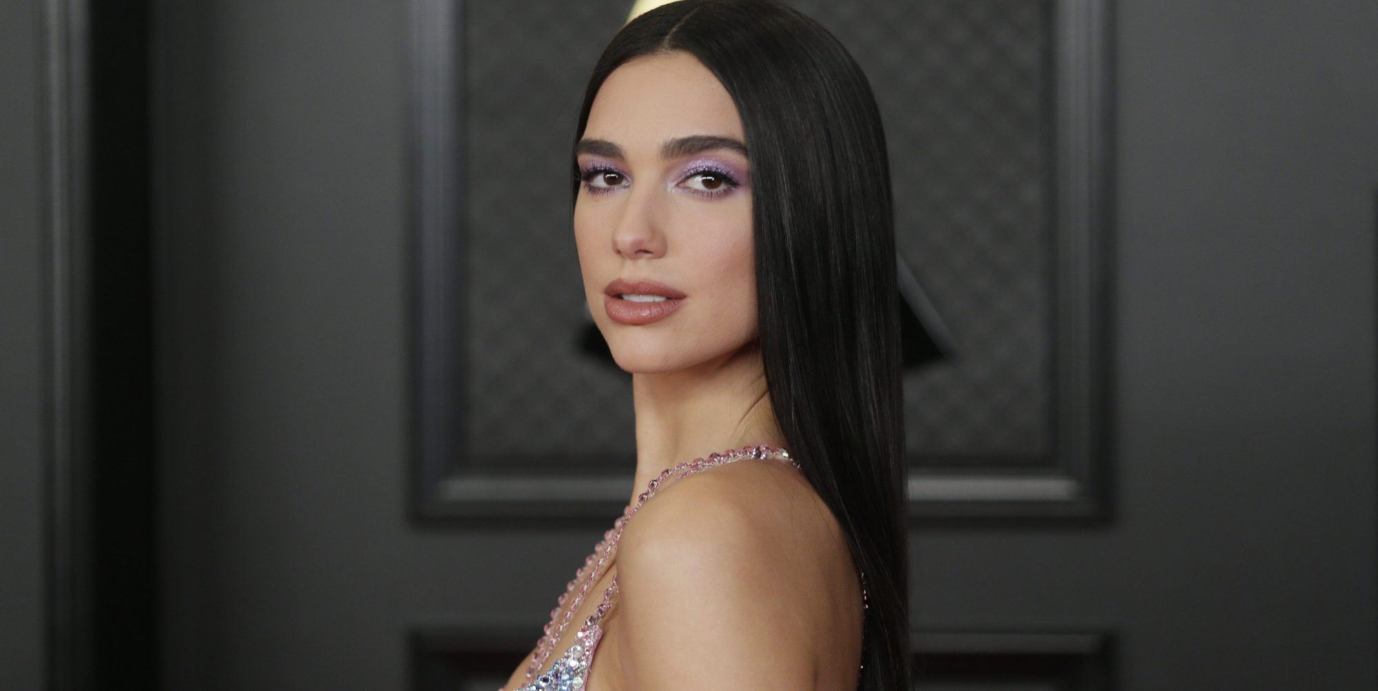 Ένα ακόμα μανικιούρ της Dua Lipa που μπήκε στην wishlist μας