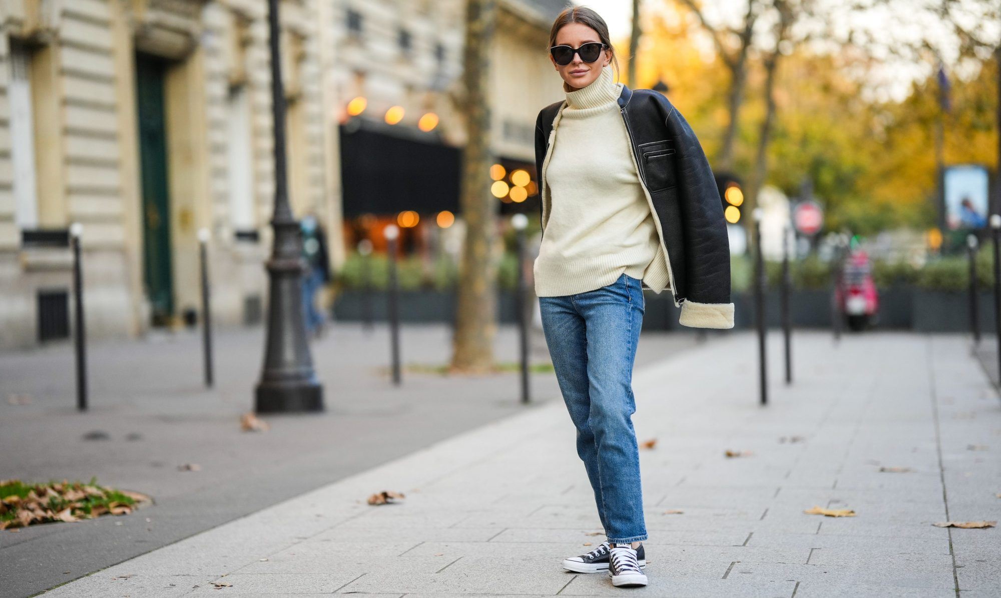 8 stylish τρόποι να φορέσεις τα αγαπημένα σου mom jeans