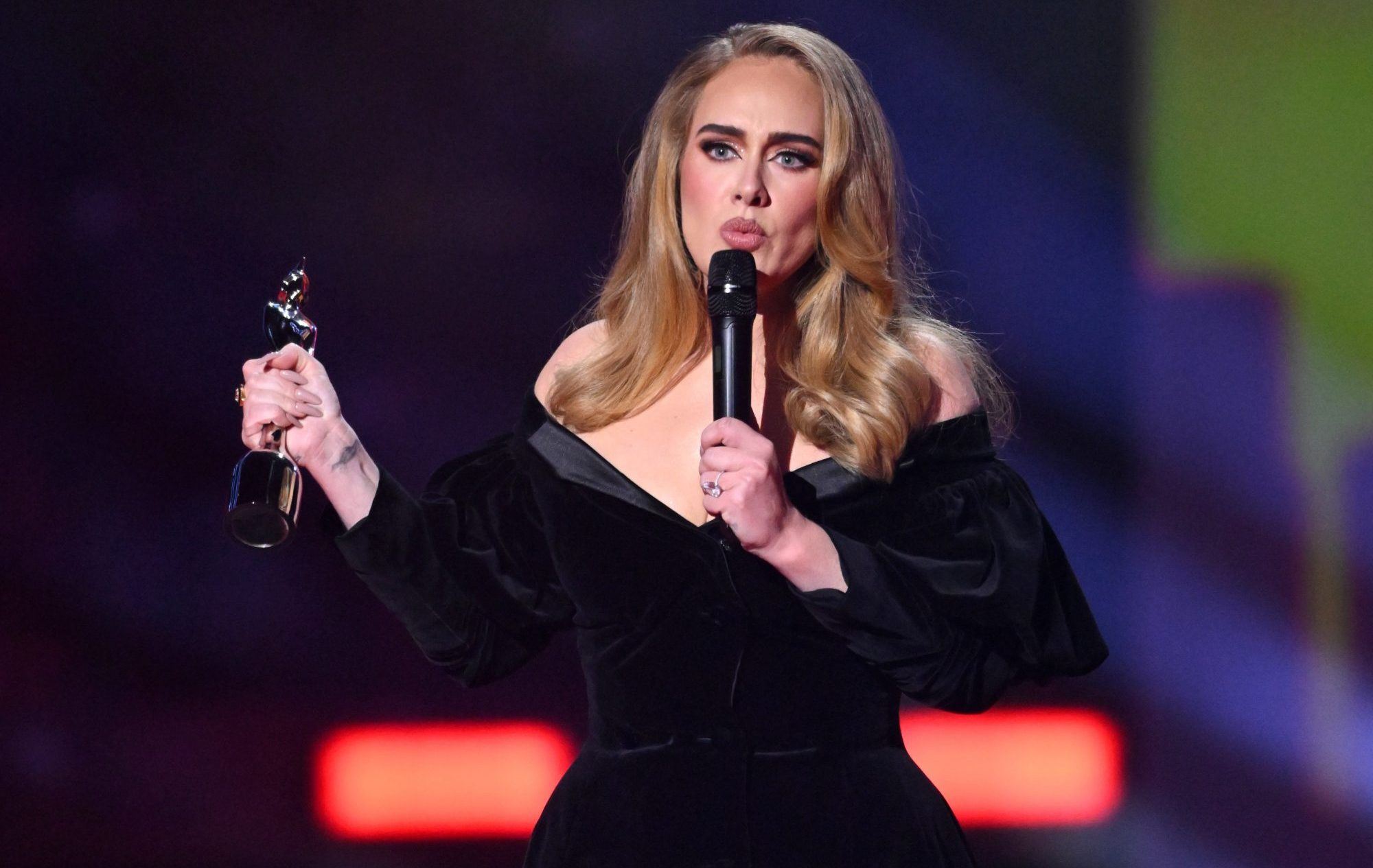 Brit Awards 2022: Οι μεγάλοι νικητές της βραδιάς και η Adele που σάρωσε τα βραβεία
