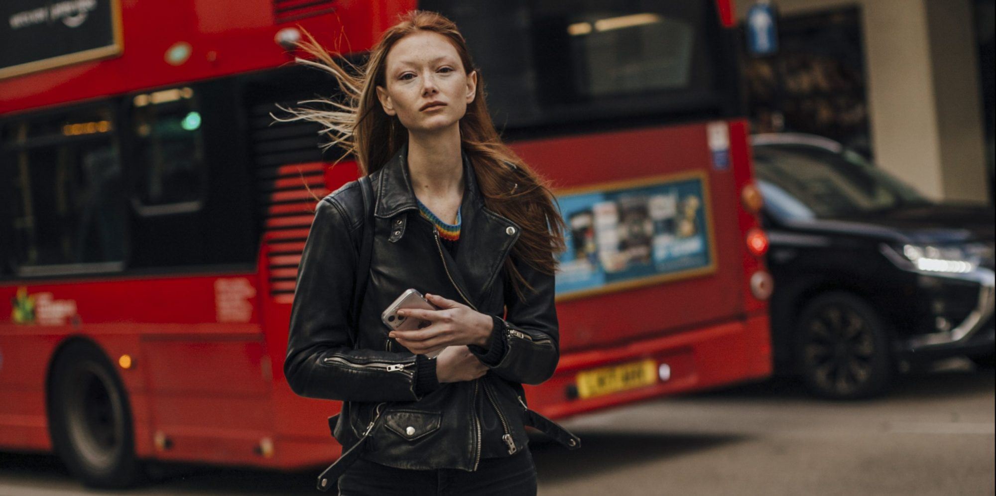 Αυτό το jacket μονοπώλησε το ενδιαφέρον μας στην LFW. Και είναι η καλύτερη επένδυση που μπορείς να κάνεις τώρα