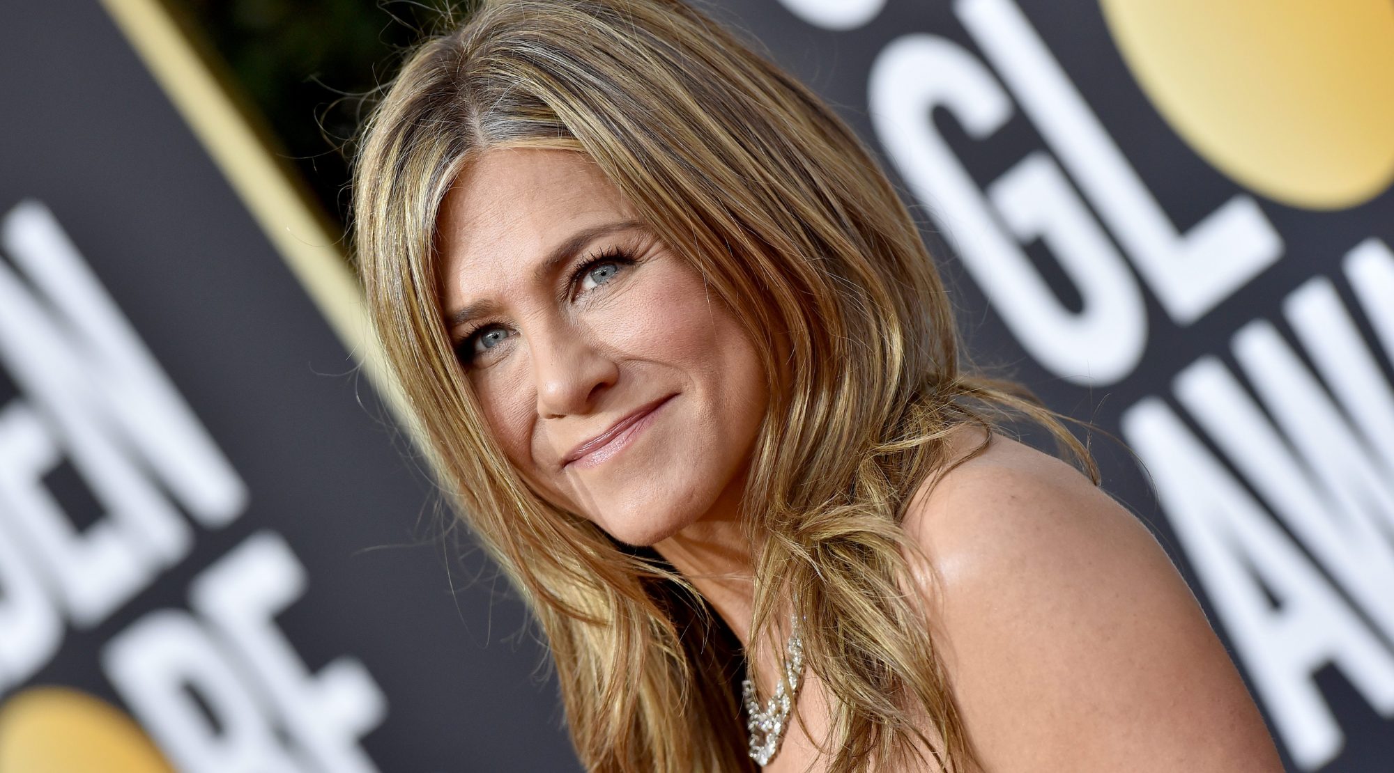 Όλα τα μυστικά πίσω από το signature hair-look της Jennifer Aniston