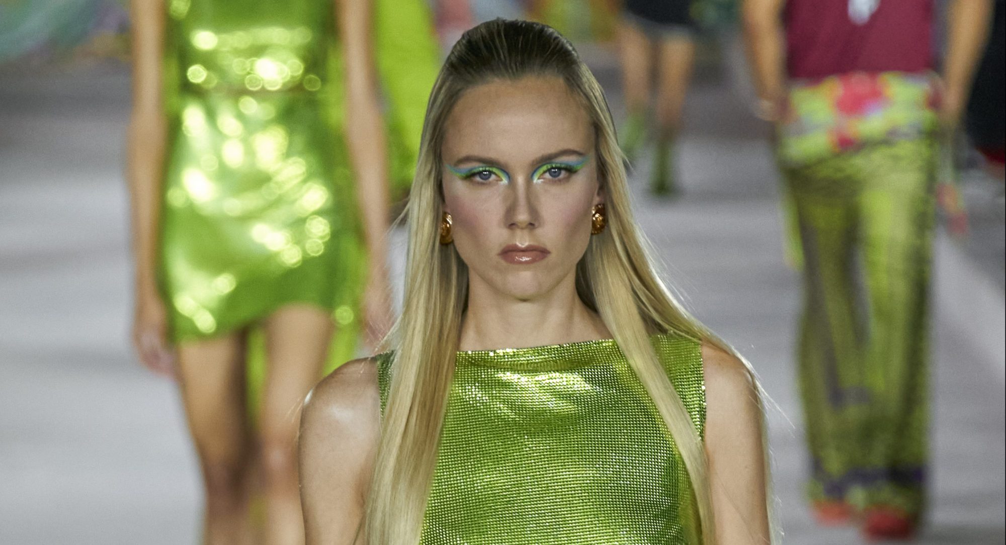 So Hot Right Now: Αυτή την άνοιξη το μπουντουάρ μας βουτά στα metallics