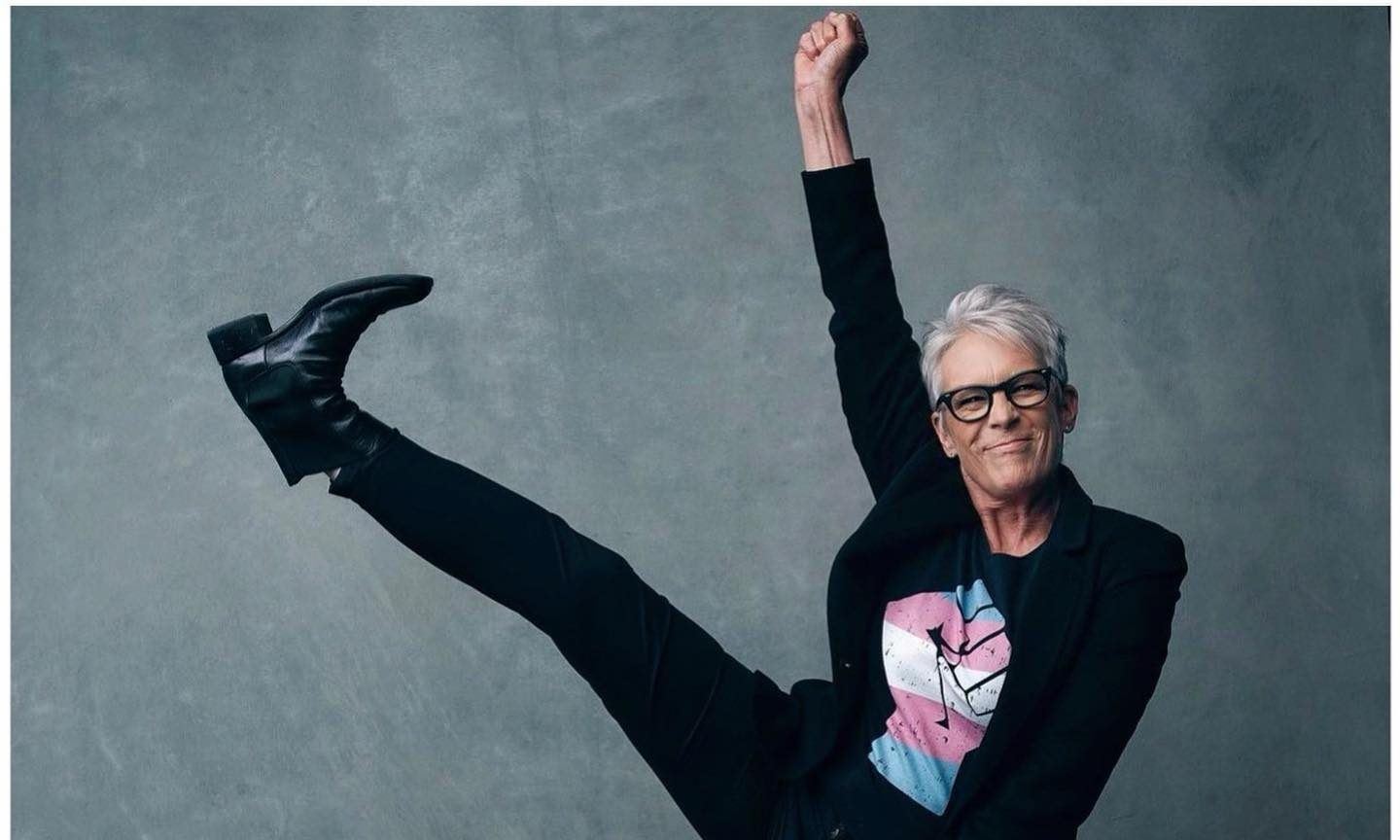 Jamie Lee Curtis: «Ρουφάω την κοιλιά μου από τα 11 και δεν θέλω πια να κρύβομαι»
