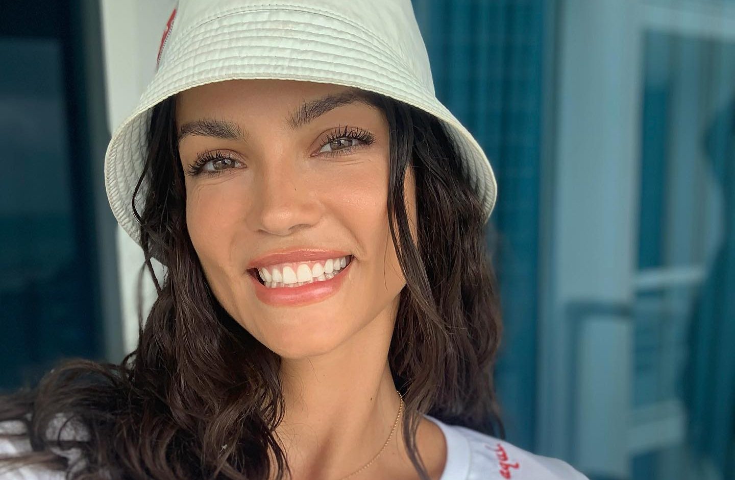 Αυτό το concealer καλύπτει και τους πιο έντονους μαύρους κύκλους. Δεν κάνει τυχαία θραύση στα social media