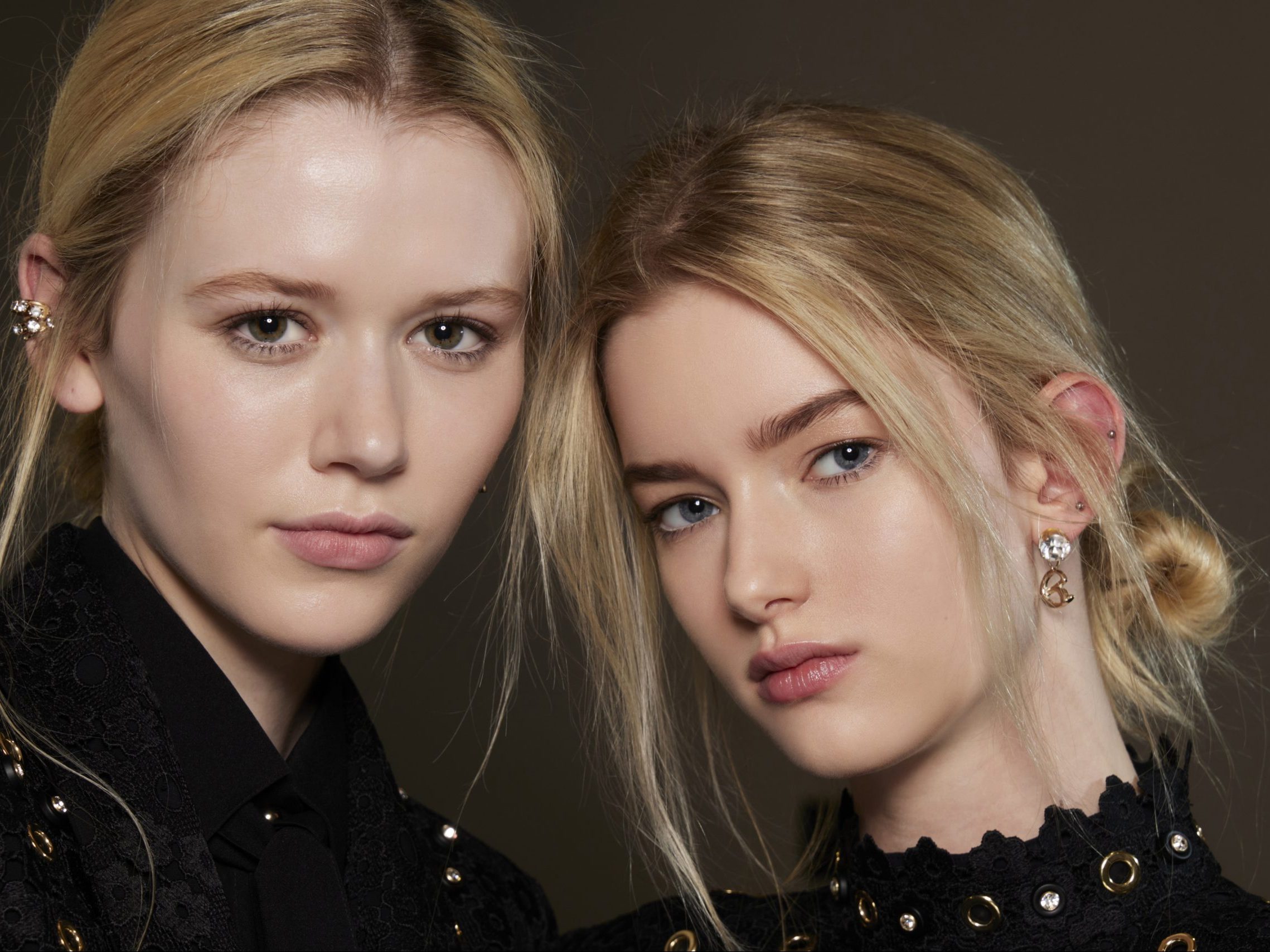 Λίφτινγκ στο σπίτι: 7 θαυματουργά προϊόντα για λεία, υπέροχη επιδερμίδα