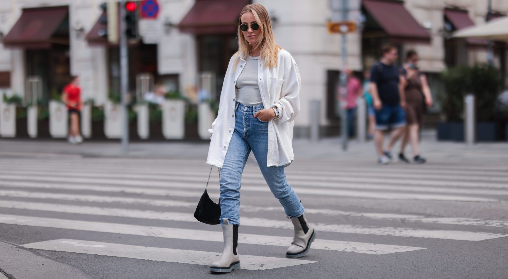 Η anti-trend τσάντα που είναι cool, low-key και έχει την έγκριση της Prada