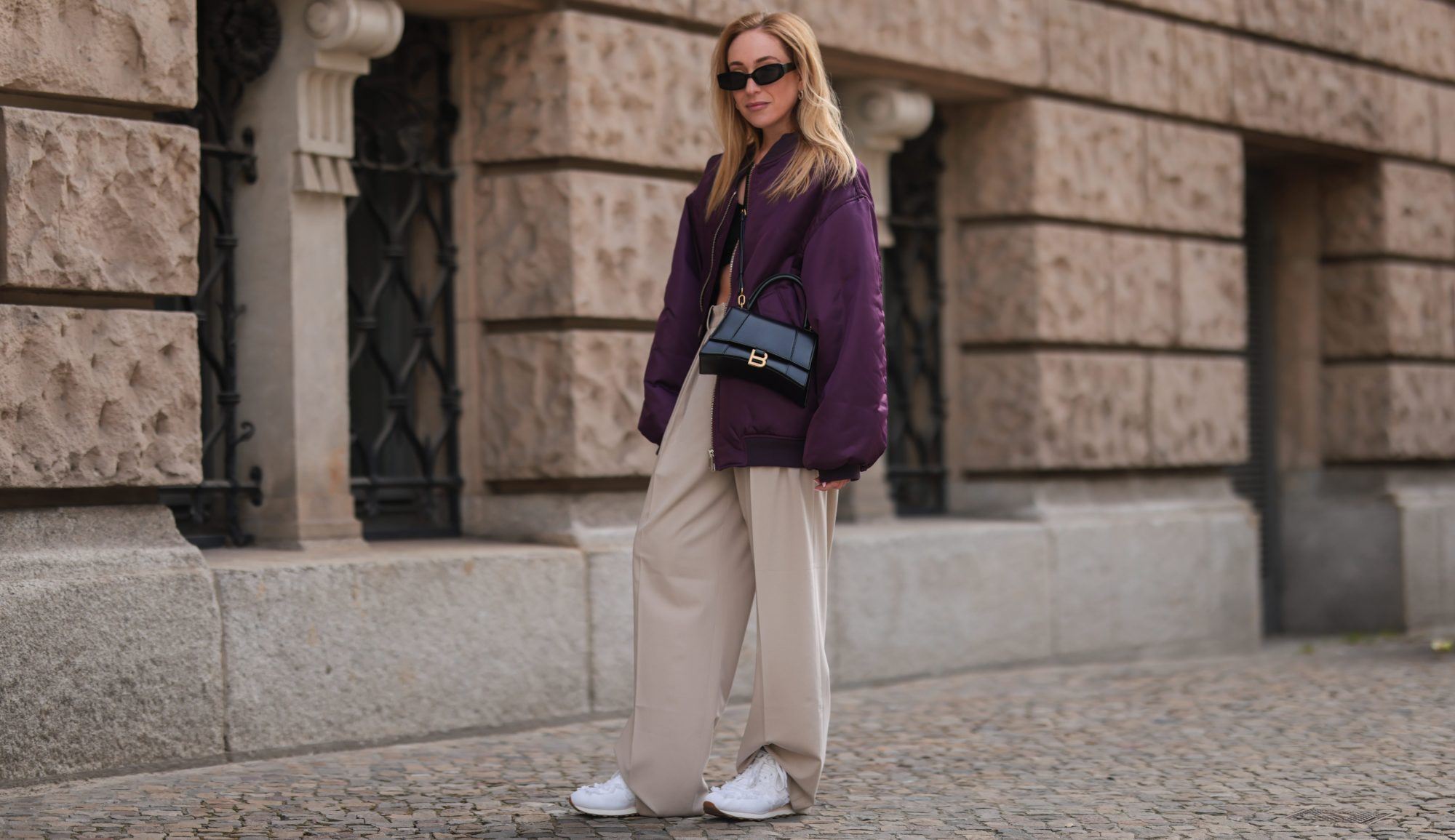 Ganni x New Balance: Μόλις βρήκαμε τα sneakers που θα φοράς με όλα σου τα φορέματα