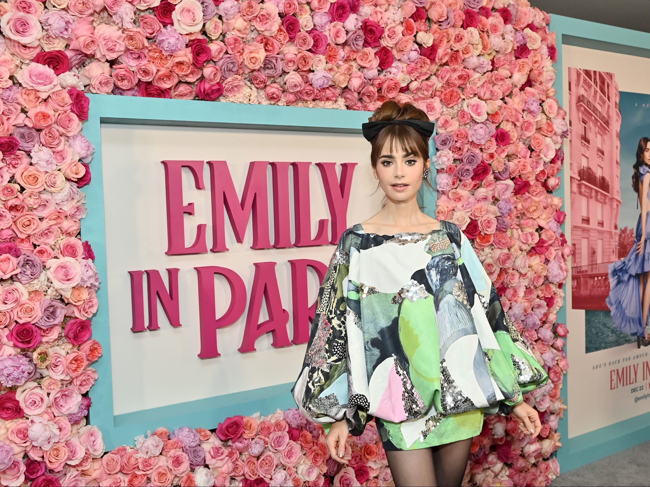 Αυτό είναι το dry shampoo που χρησιμοποιεί η Lily Collins όταν δεν έχει χρόνο