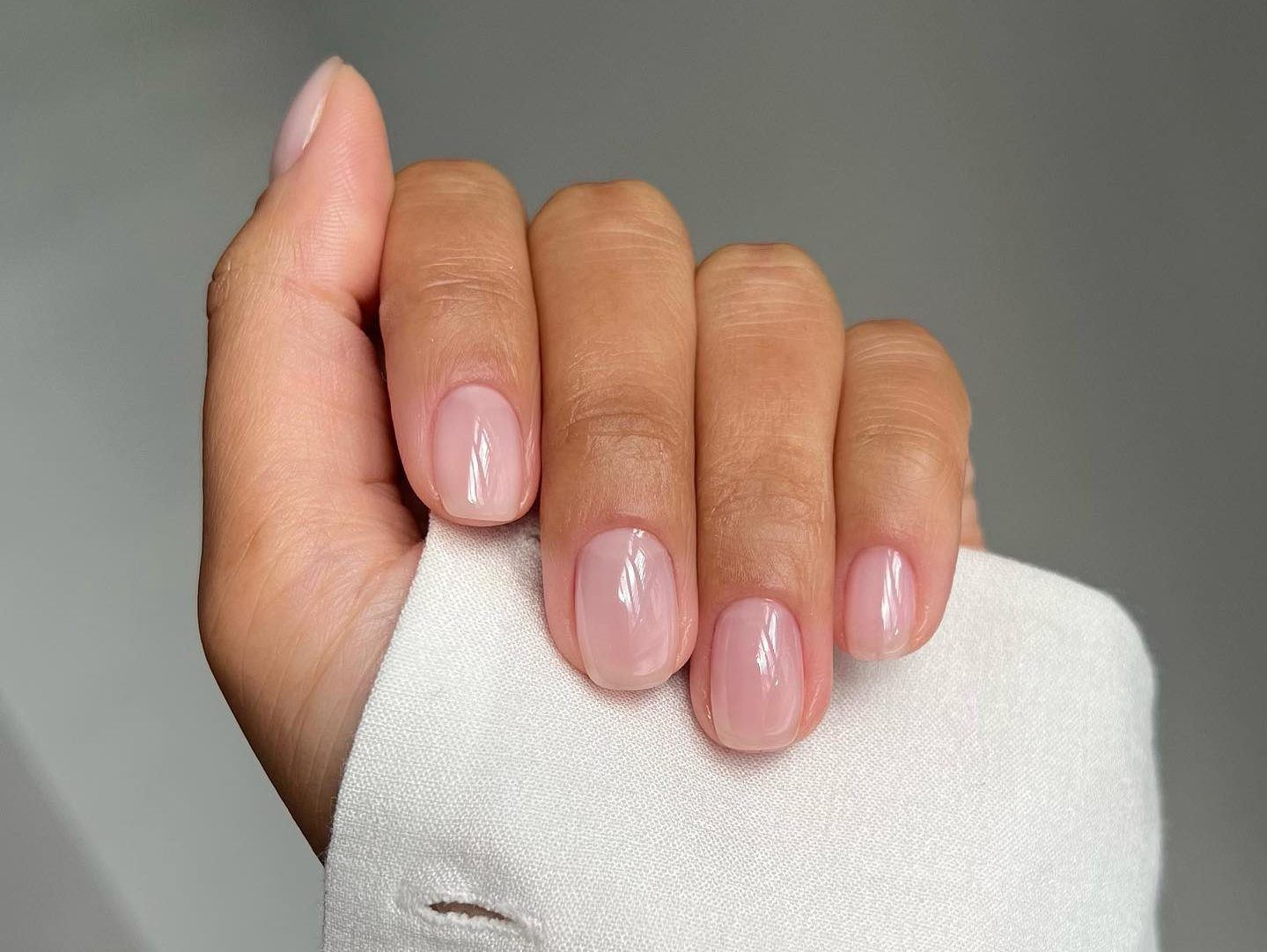 Clean Manicure: Βρίσκεται ανάμεσα στα μεγαλύτερα nail trends για το 2023