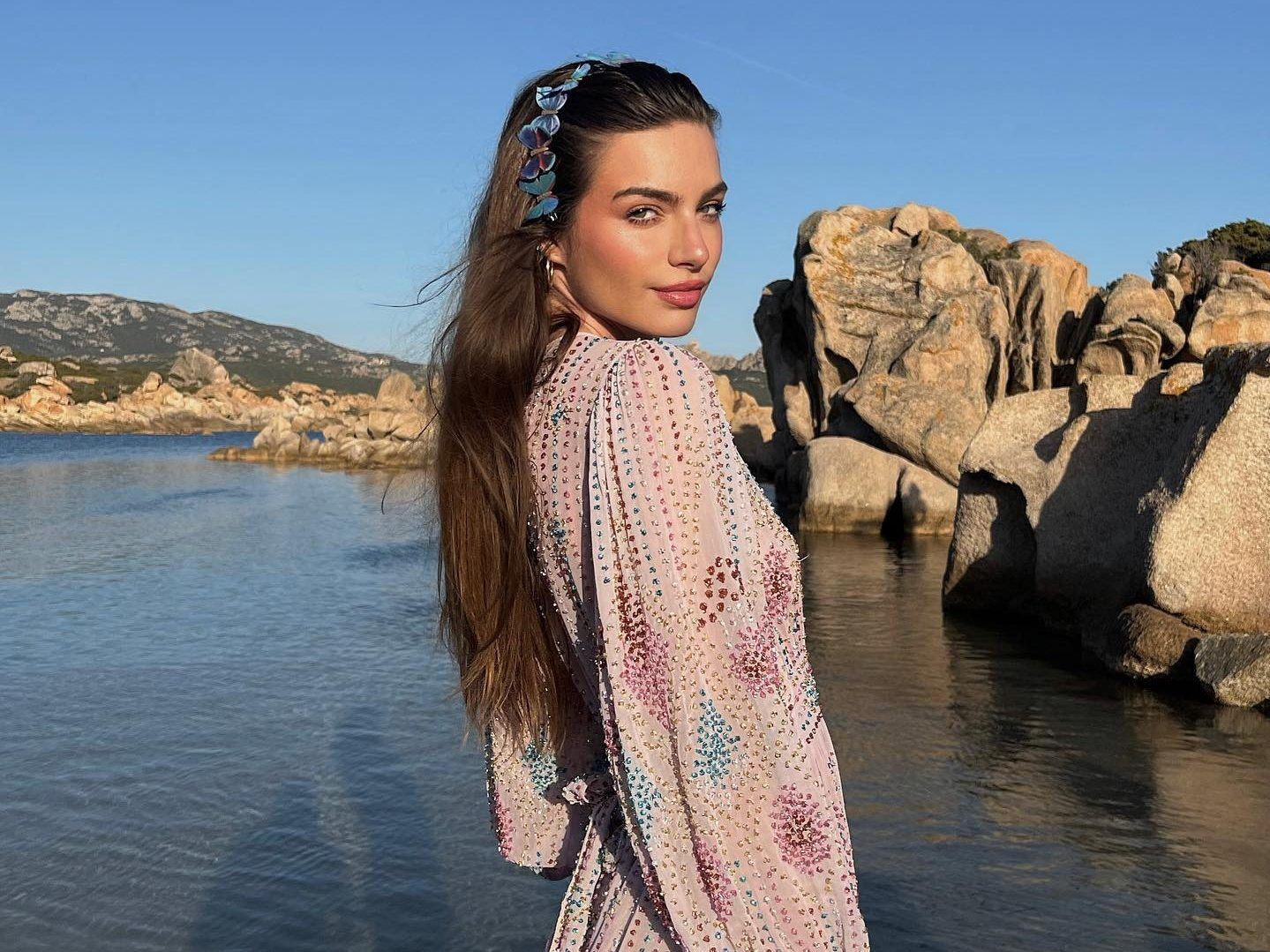 Pop of color, fluffy bows και ακόμα 3 huge make-up trends για το φετινό καλοκαίρι