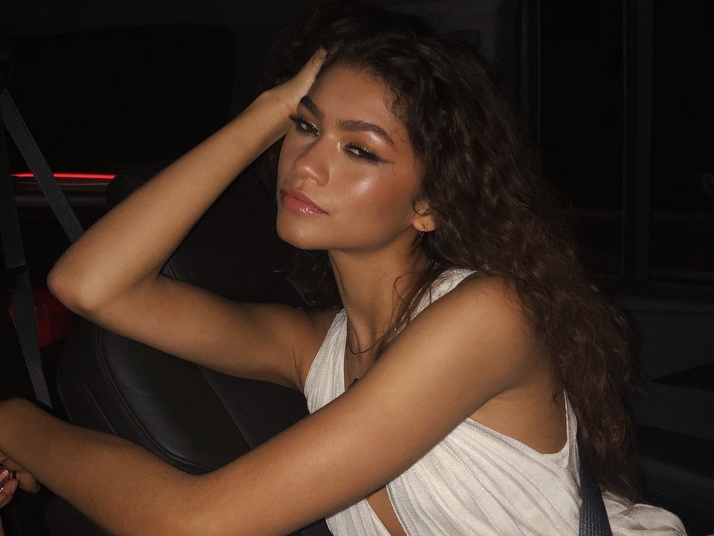 Selena Gomez & Zendaya: Υιοθέτησαν ξανά την ίδια τάση στο μανικιούρ. Ποια είναι αυτή;