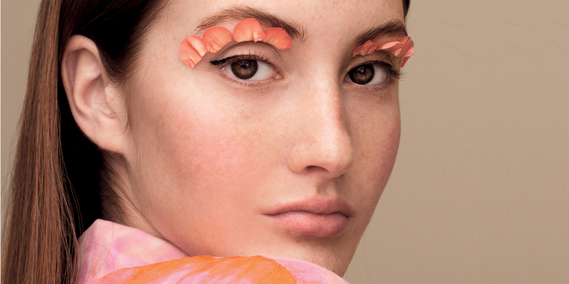 Flower Βomb: Αυτά τα make up looks αντλούν έμπνευση από τη μαγεία των λουλουδιών