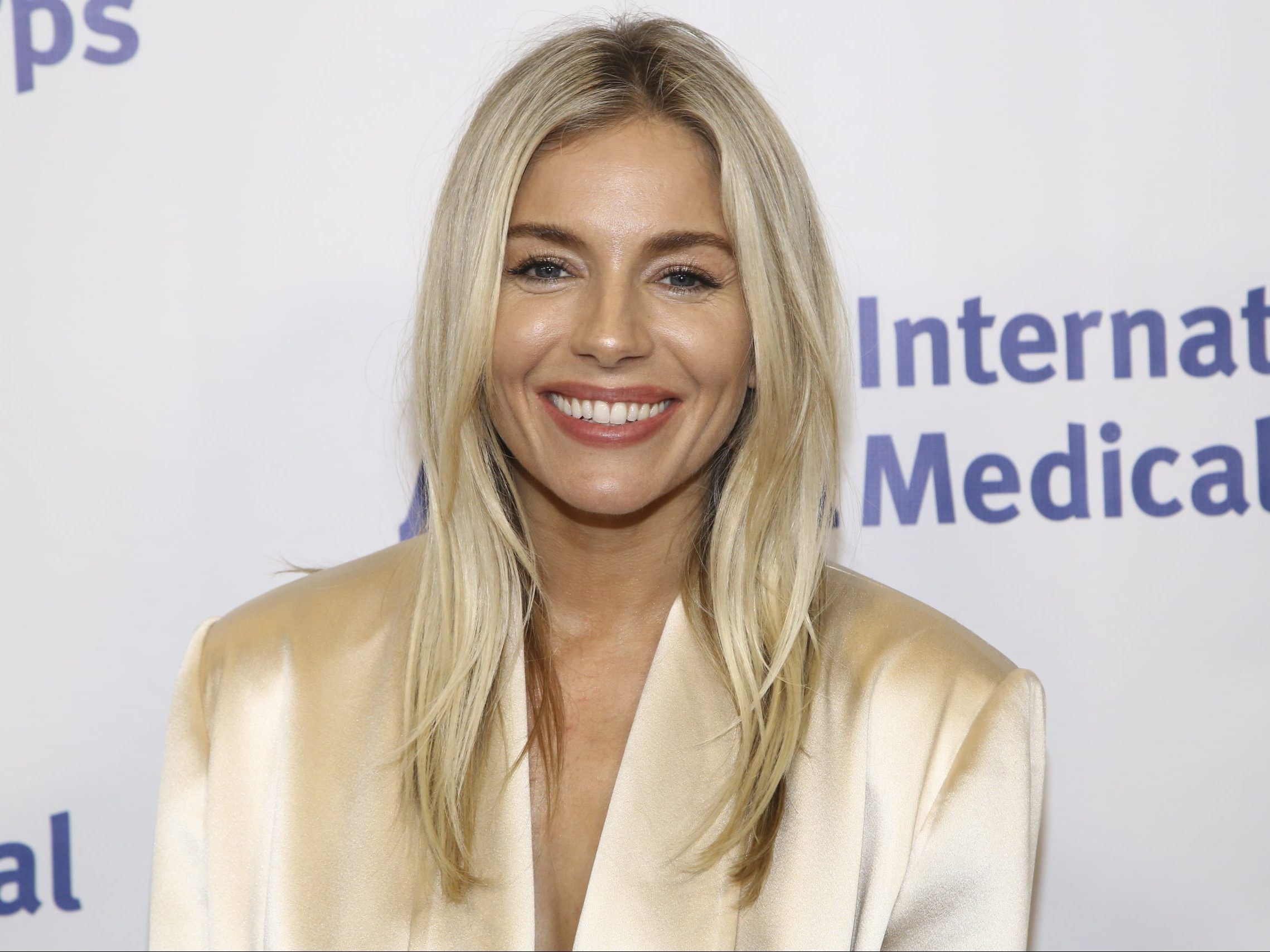 Ξέρουμε το πρόγραμμα διατροφής της Sienna Miller και τώρα θα το μάθεις και εσύ