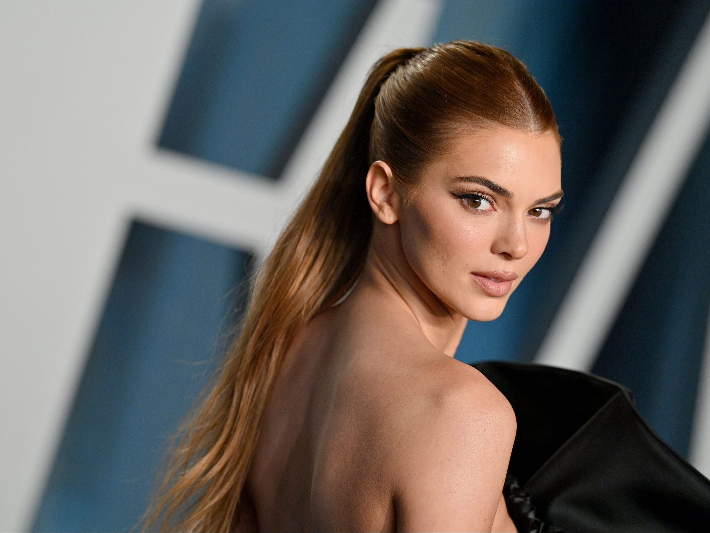 «Patch Snatch» Ponytail: Αυτό είναι με διαφορά το πιο δημοφιλές χτένισμα τώρα