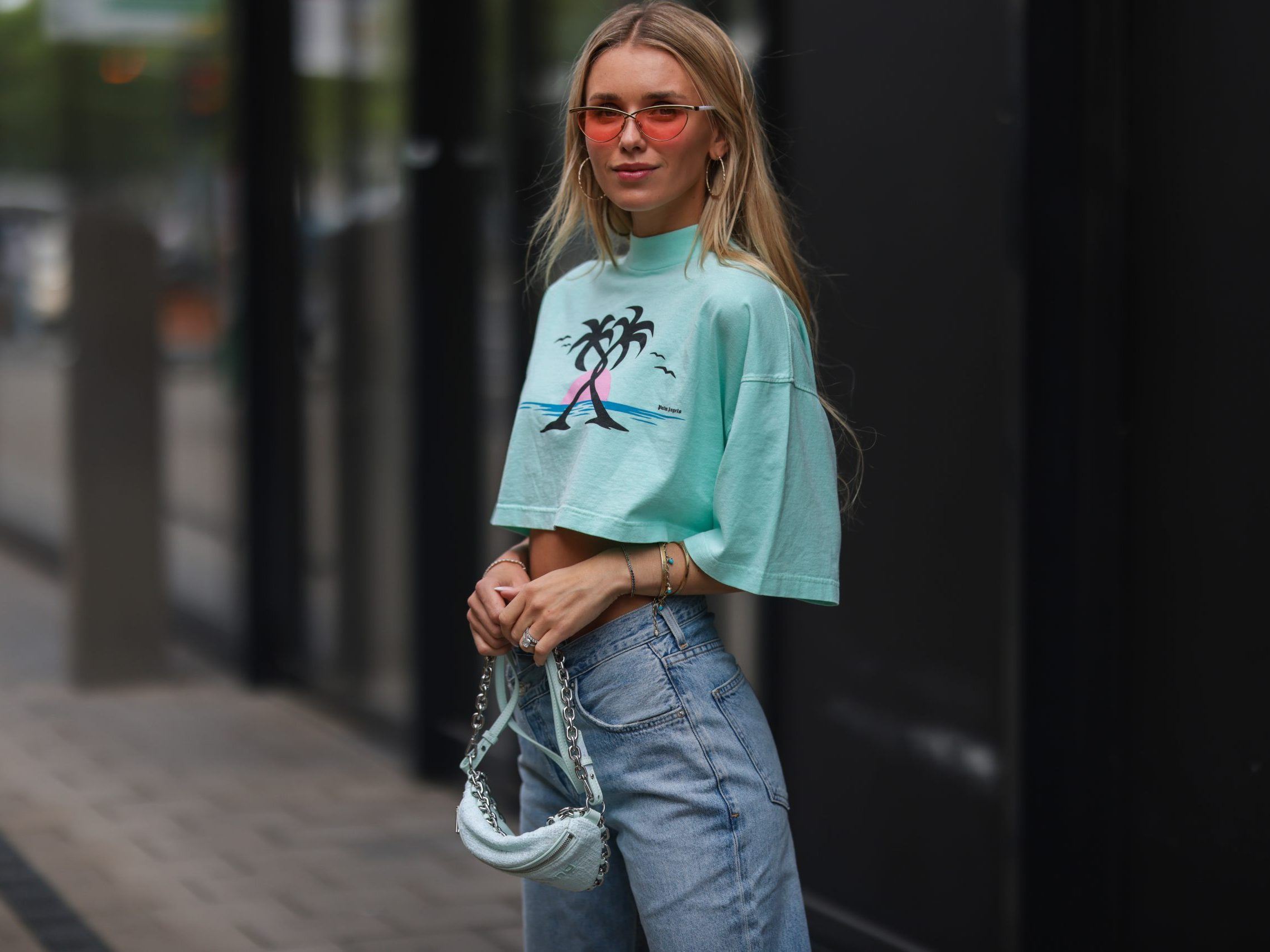 10 staple T-shirts για το πιο cool καλοκαίρι. Κυριολεκτικά και μεταφορικά