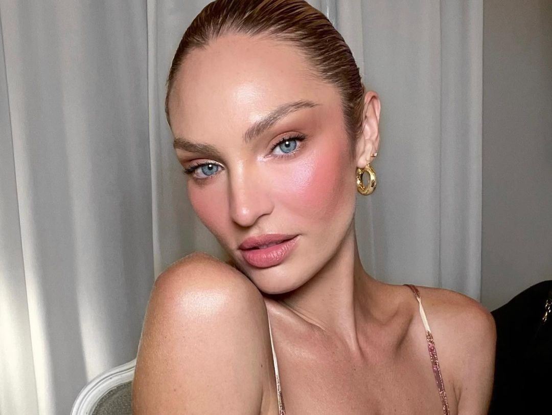 6 multi-use sticks που θα πάνε τα καλοκαιρινά beauty looks σου σε άλλο level