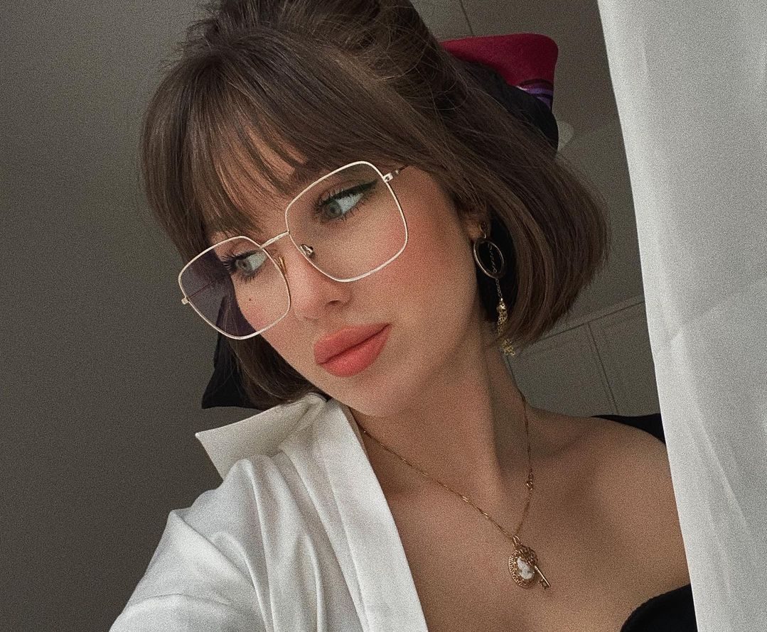 Δεν αποχωρίζεσαι τα γυαλιά οράσεως; Το top tip στο μακιγιάζ για άψογο eye-look