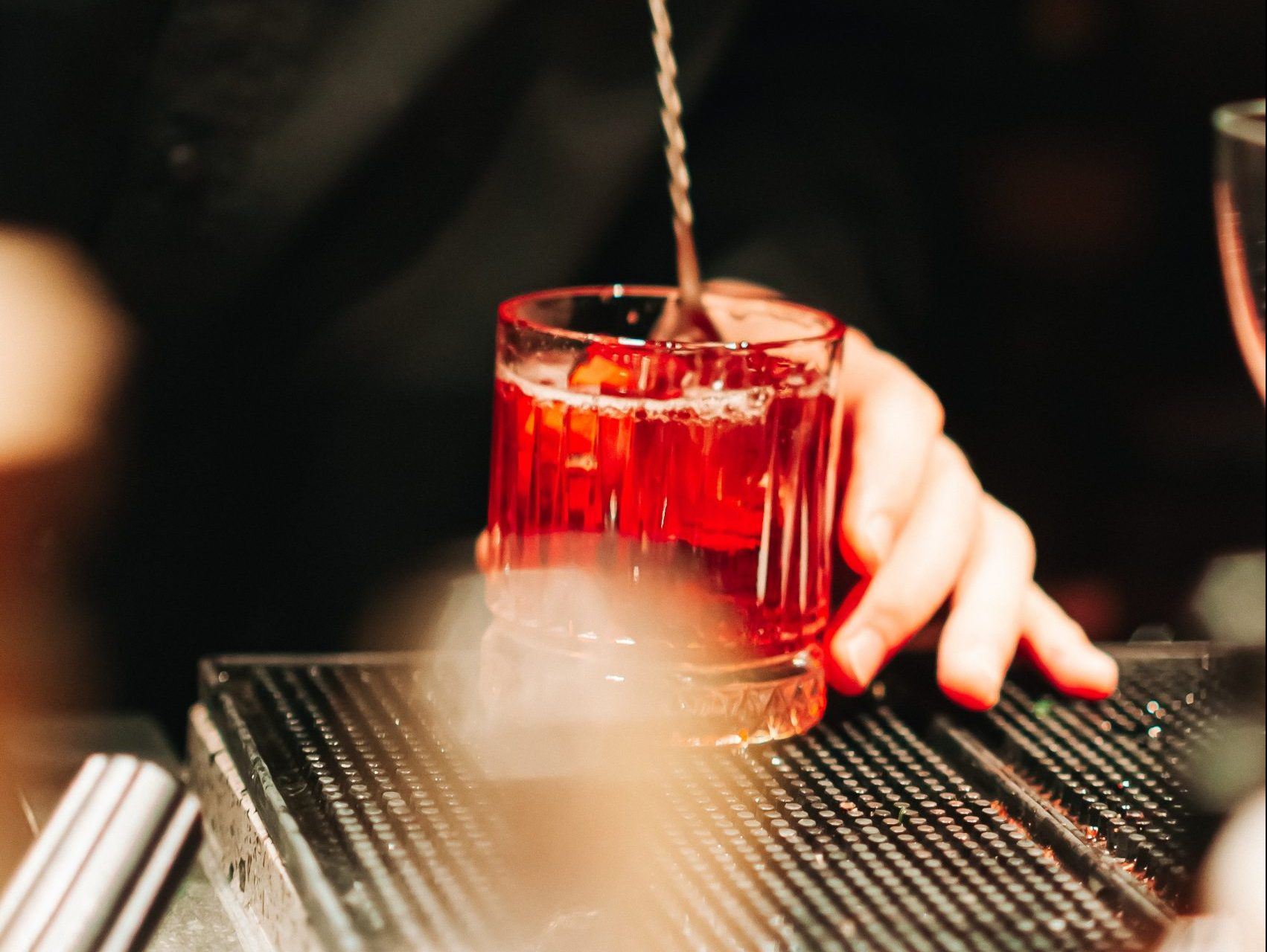 Dirty Shirley: Το γευστικό cocktail με το οποίο θα «κολλήσεις» φέτος το καλοκαίρι
