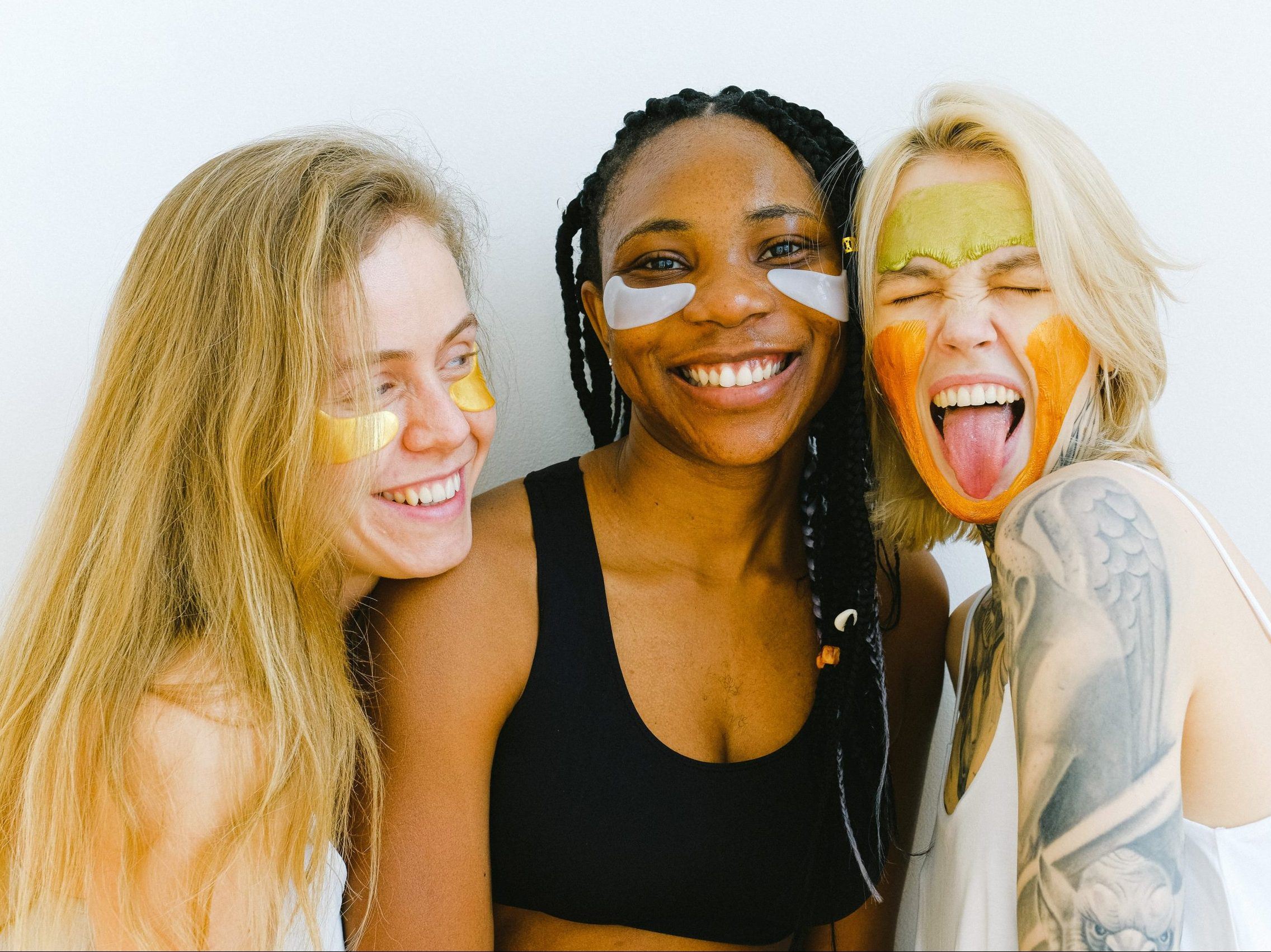 Friend Detox: Πρέπει να κάνουμε decluttering στις παλιές μας φιλίες;