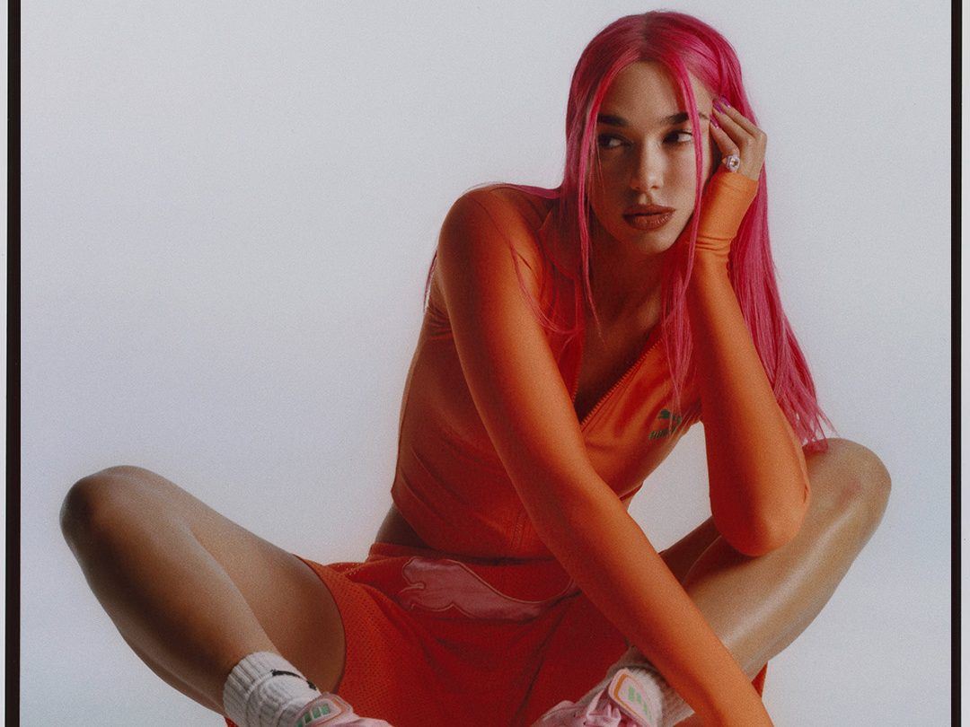 Το δεύτερο μέρος της συνεργασίας της Dua Lipa με την Puma αποτίει φόρο τιμής στο Rave Culture της δεκαετίας του '90
