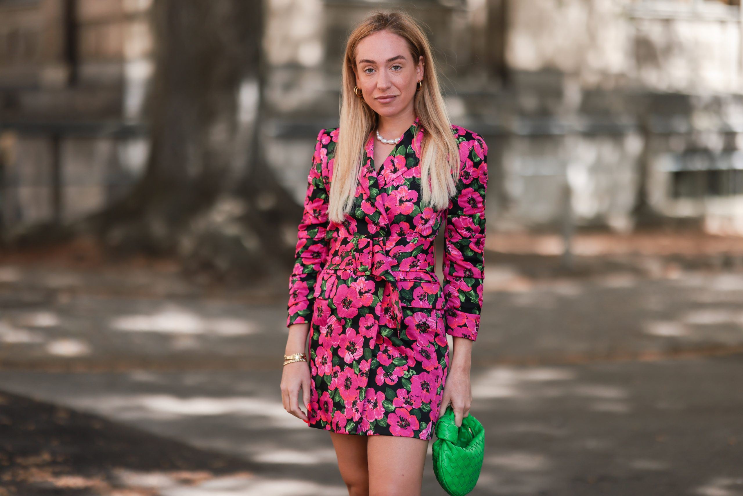 Μέσα σε αυτά τα 18 floral φορέματα θα μας βρίσκεις από εδώ και στο εξής (τώρα και το φθινόπωρο!)