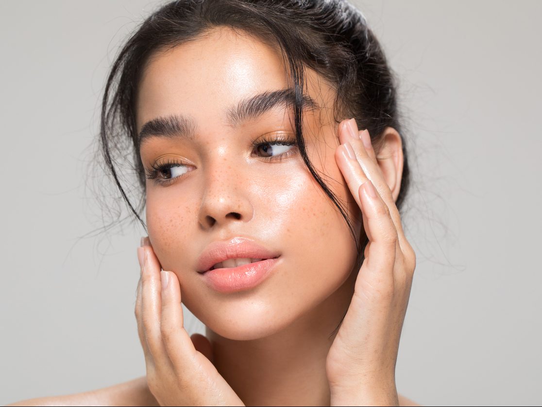 3 φυσικά έλαια για εσένα που θες πιο πυκνά και γερά φρύδια