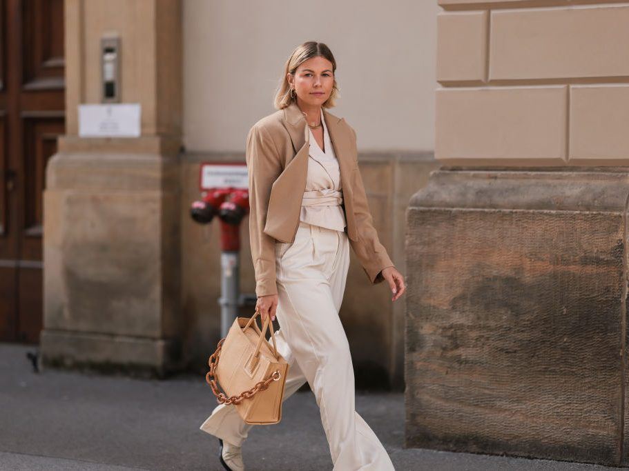 10 υπέροχες tote bags που θα λειτουργήσουν με κάθε office outfit