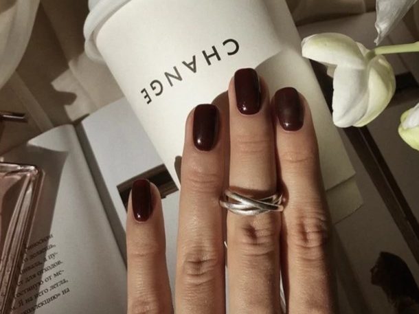 Brown nails: Το trending colour για το φθινόπωρο του 2022