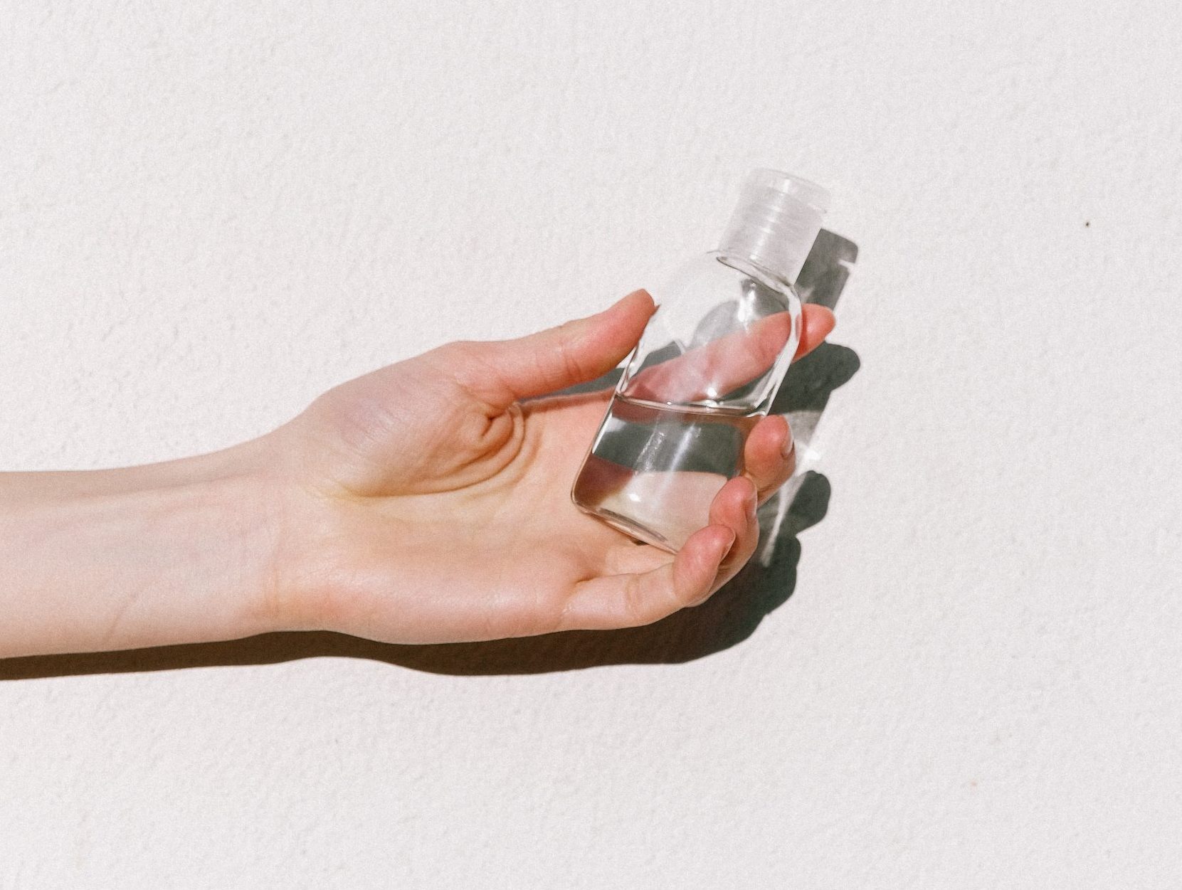 Πώς το αντισηπτικό χεριών επηρεάζει την επιδερμίδα μας;