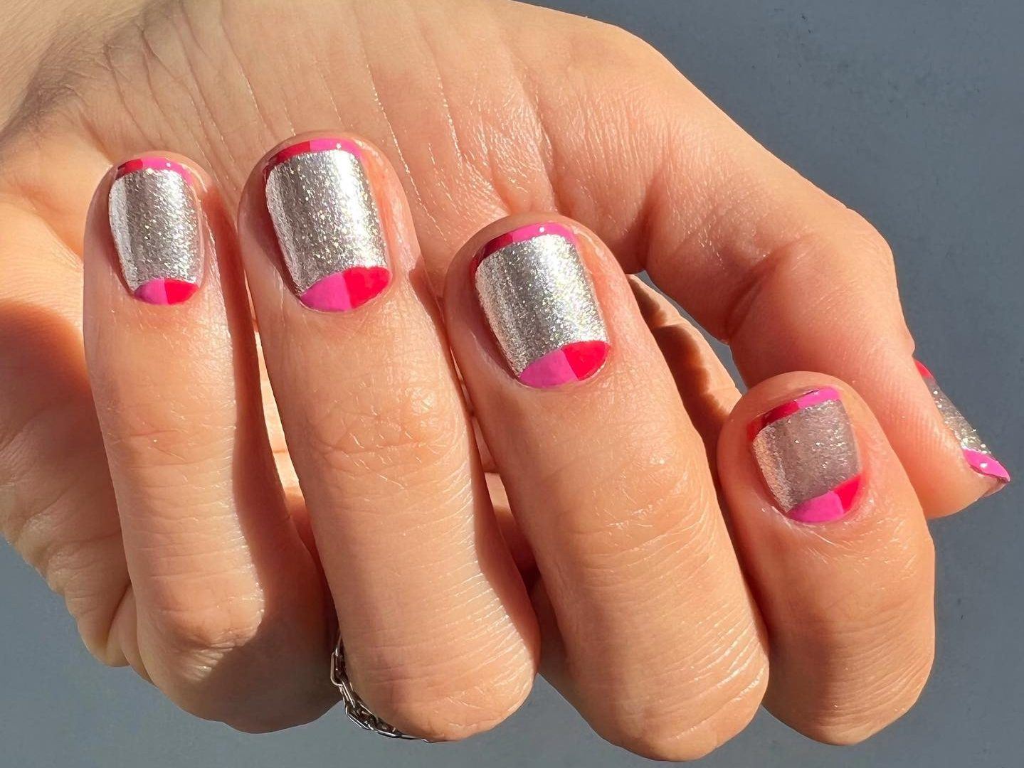 Chrome Nails: Το μανικιούρ που μοιάζει με καθρέφτη