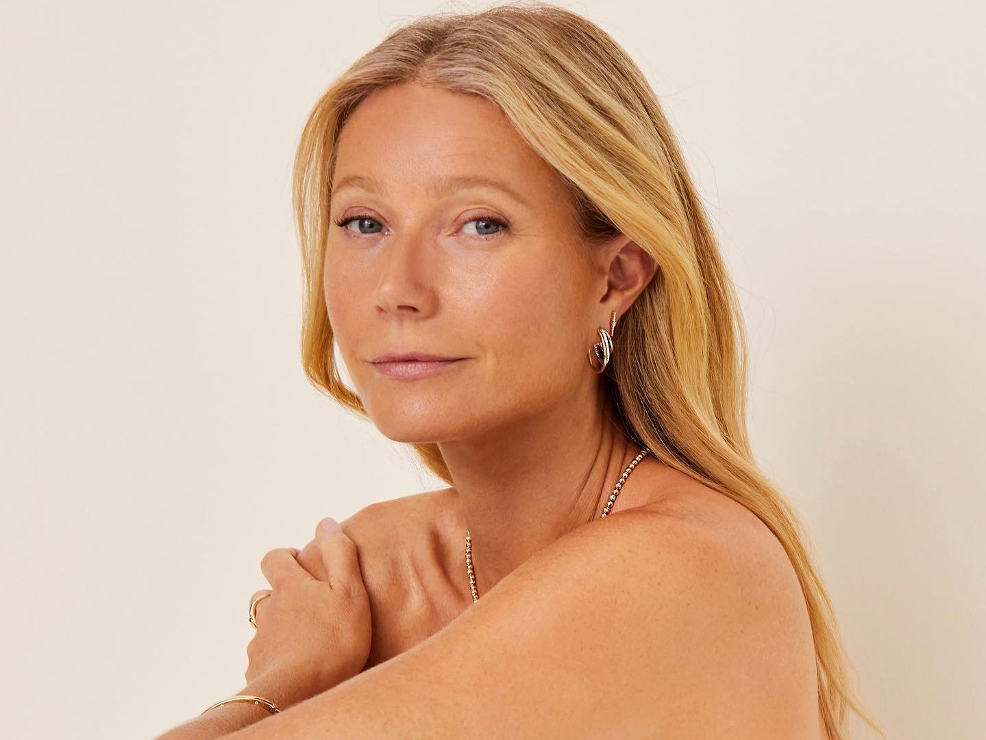 Gwyneth Paltrow: Η αφιλτράριστη φωτογραφία με αφορμή τα 50α της γενέθλια