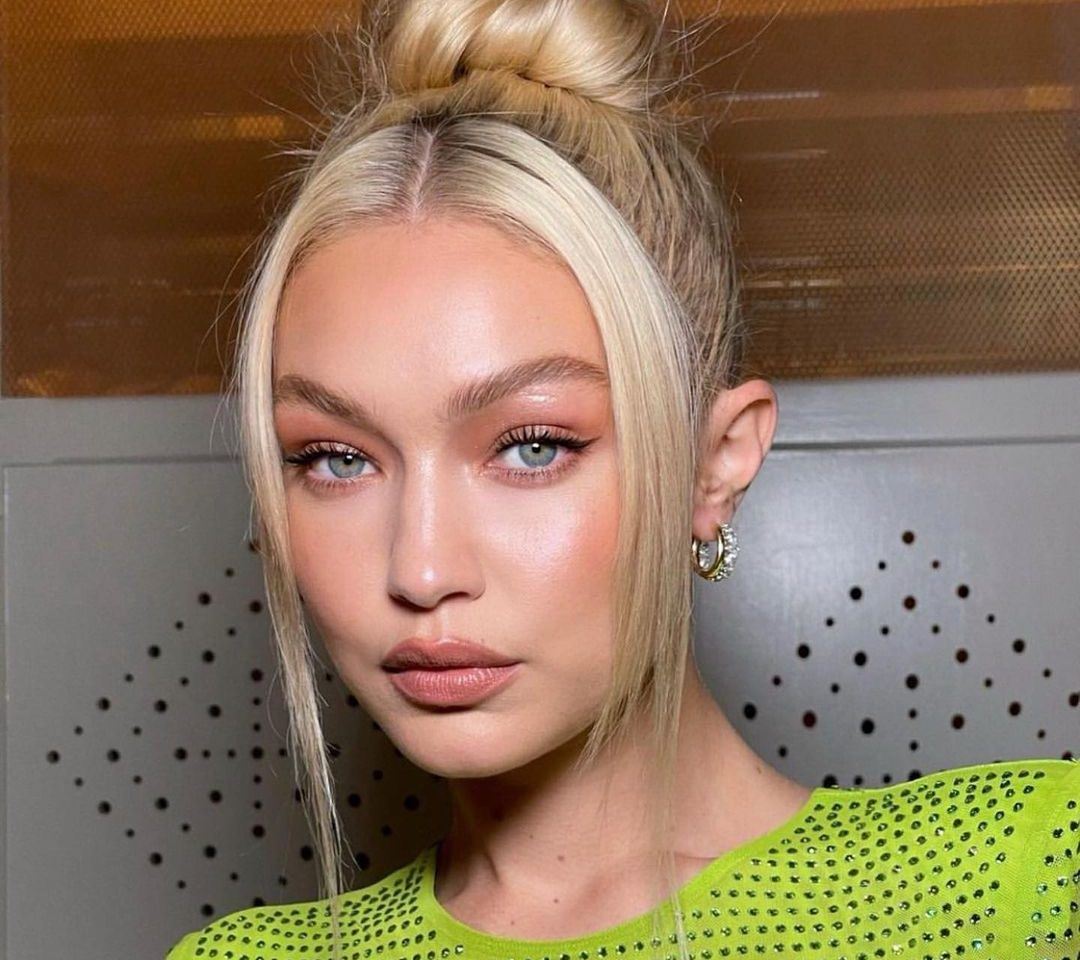 To κραγιόν που δεν αποχωρίζεται η Gigi Hadid κοστίζει λιγότερο από €10