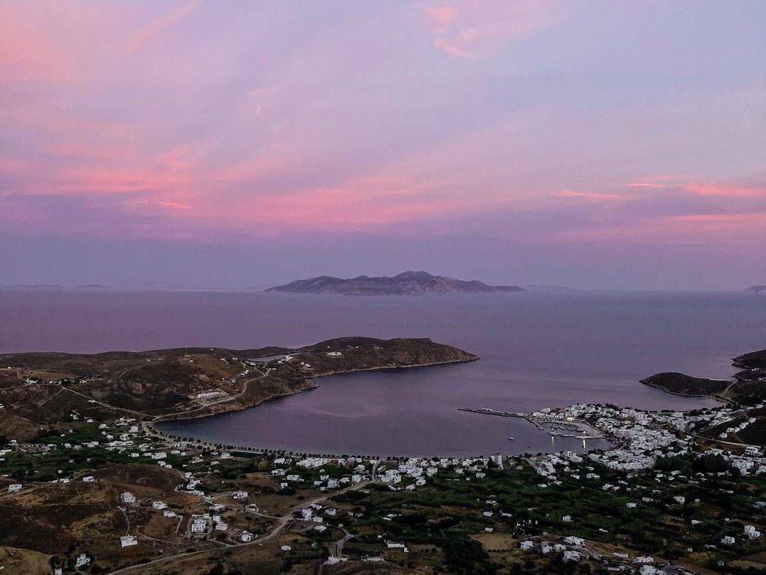 Σέριφος: Το νησί που αξίζει να πας έστω και τώρα