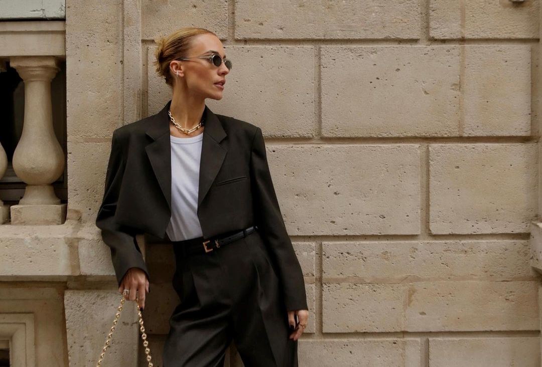 Ποια είναι τα 5 κομμάτια που φορούν όλες οι fashion influencers τώρα;