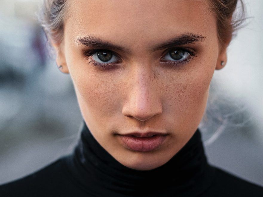 6 serums που θα κάνουν τις βλεφαρίδες σου πιο πυκνές, πιο μακριές, πιο... υπέροχες!