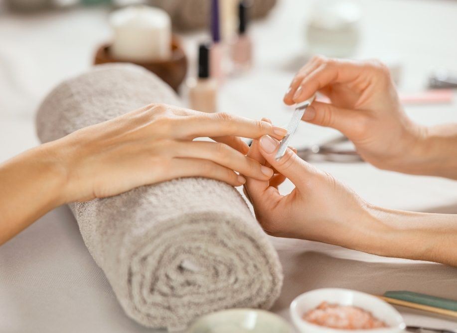 Aura Nails: Το μανικιούρ που επιλέγουν τώρα όλες οι fashionistas