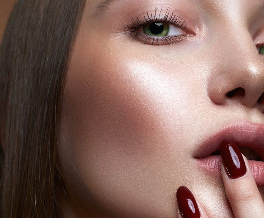 Rainy days: Τα steps για σταθερό make-up look ακόμα και τις πιο βροχερές ημέρες του φθινοπώρου