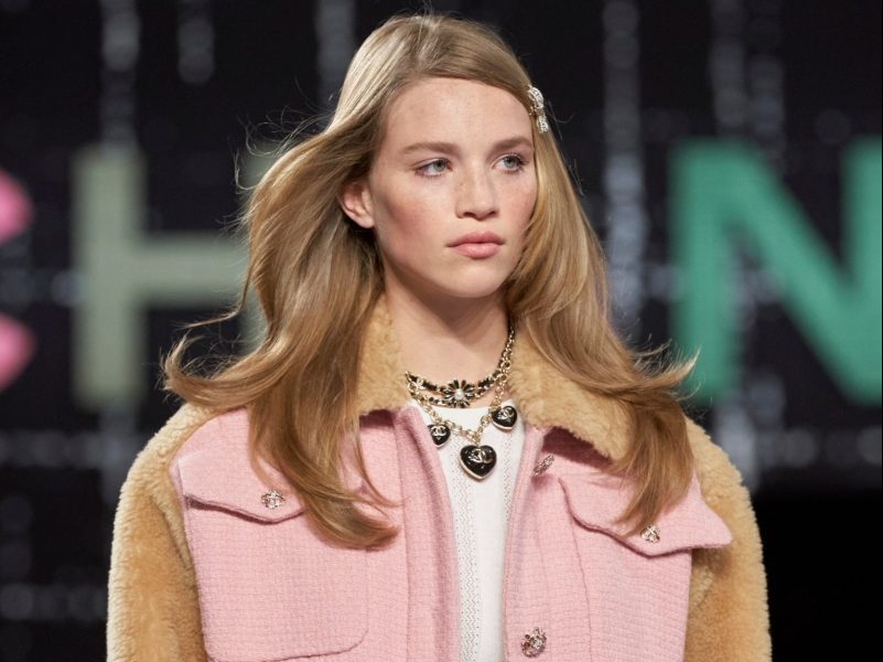 10 leave-in conditioners για μαλλιά λεία και απαλά σαν μετάξι